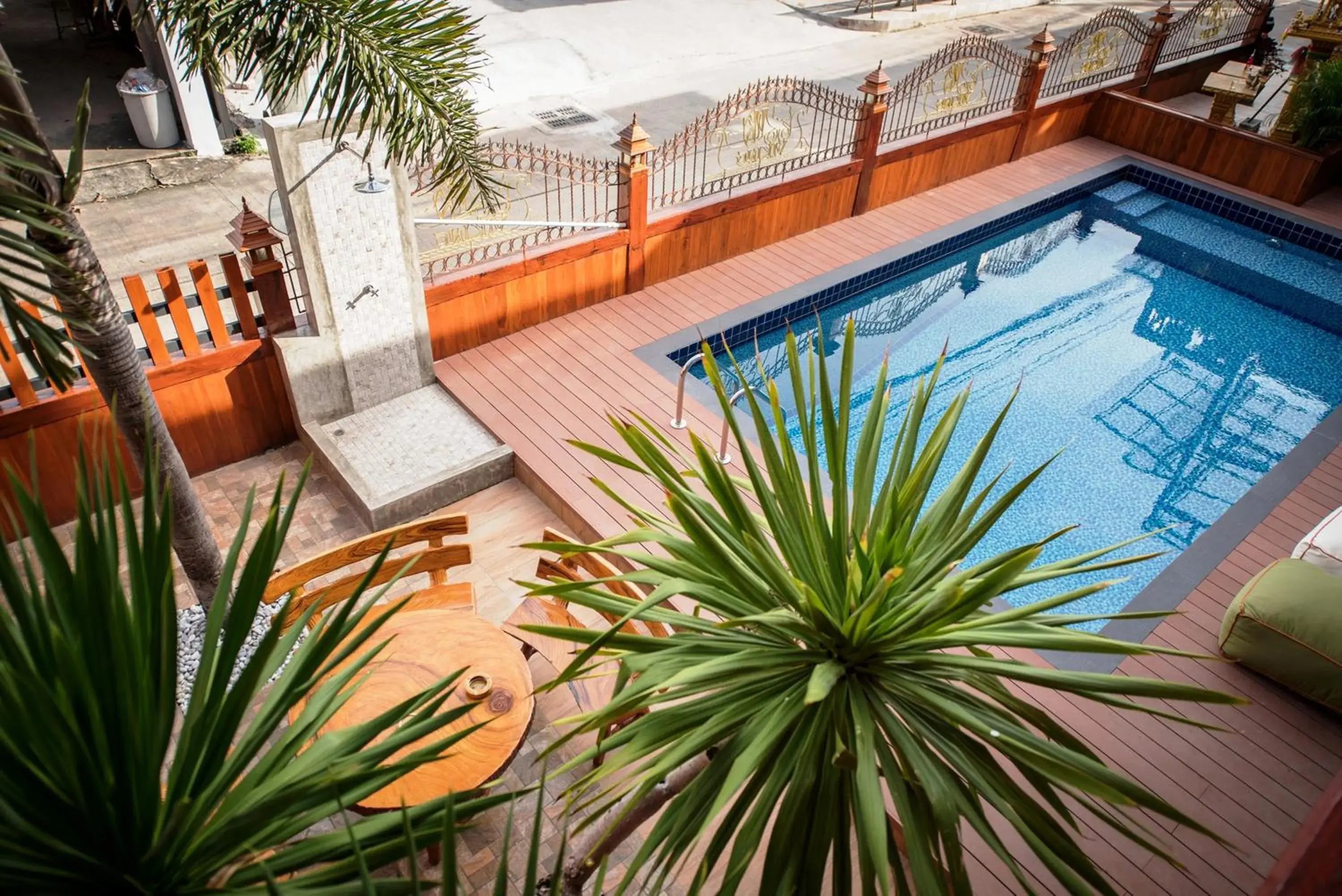 Balcony/Terrace, Pool View in Viking Resort
