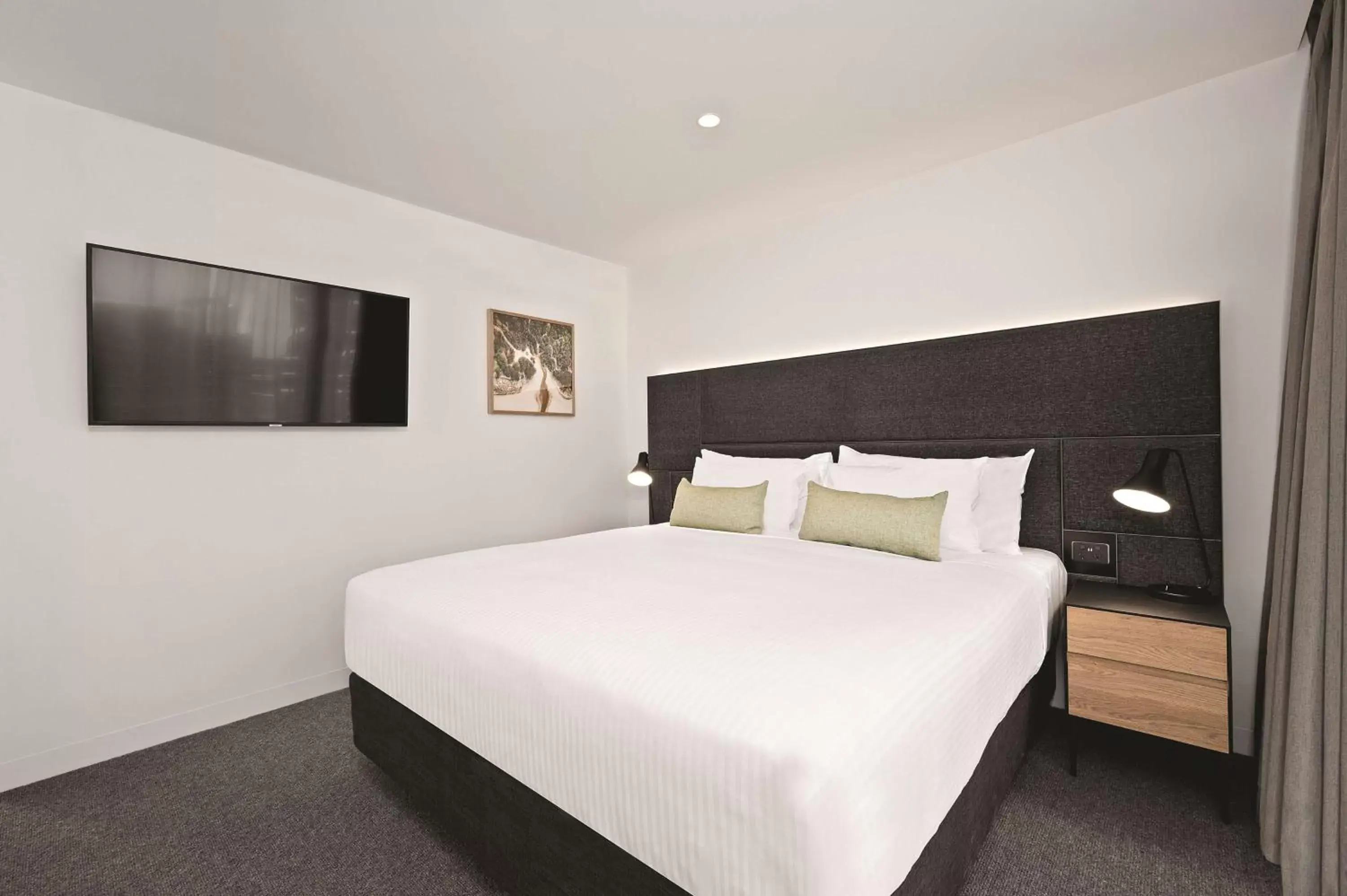 Photo of the whole room, Bed in Vibe Hotel Melbourne