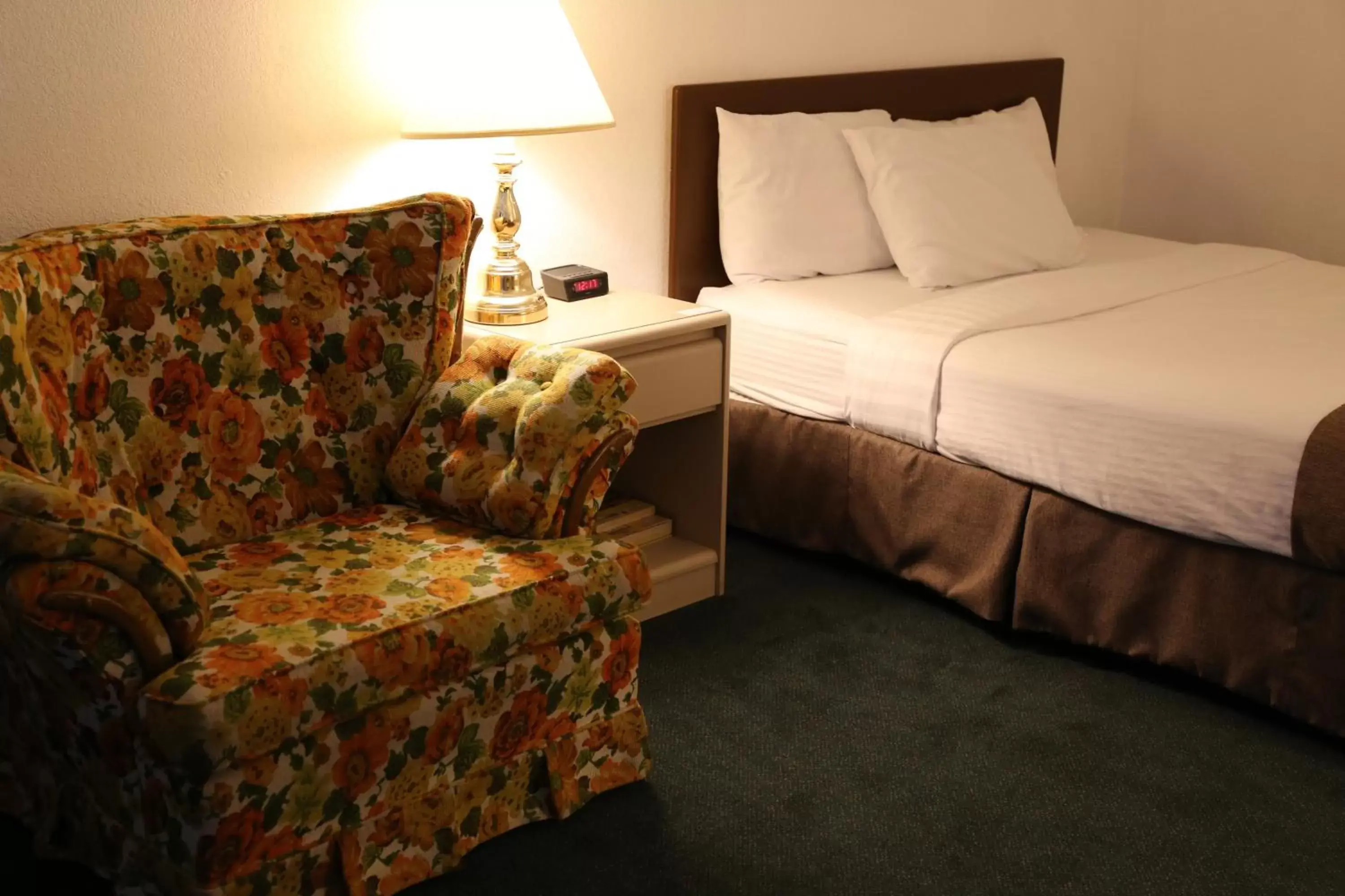 Seating area, Bed in Didsbury Country Inn