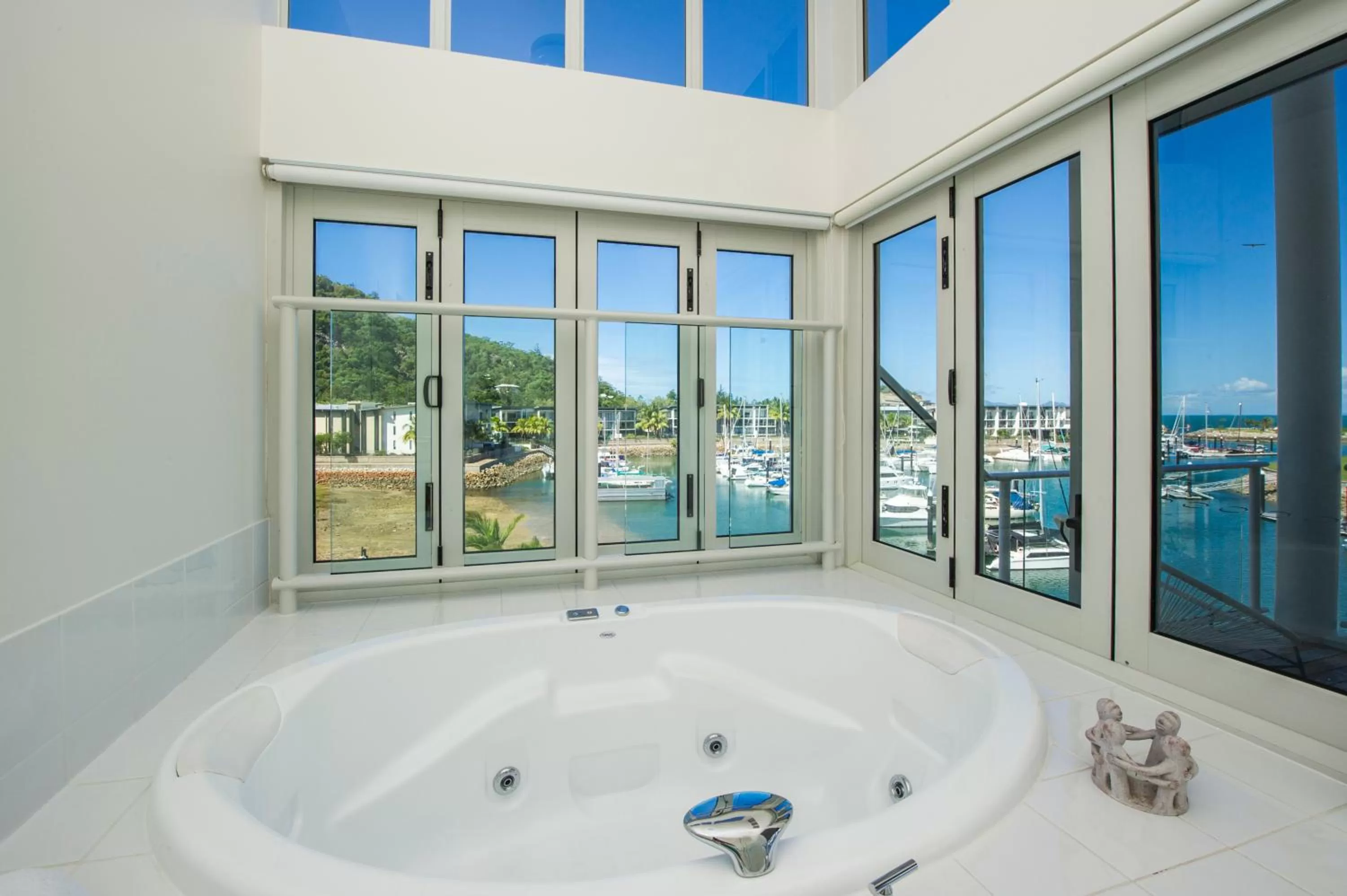 Beachside Magnetic Harbour Apartments