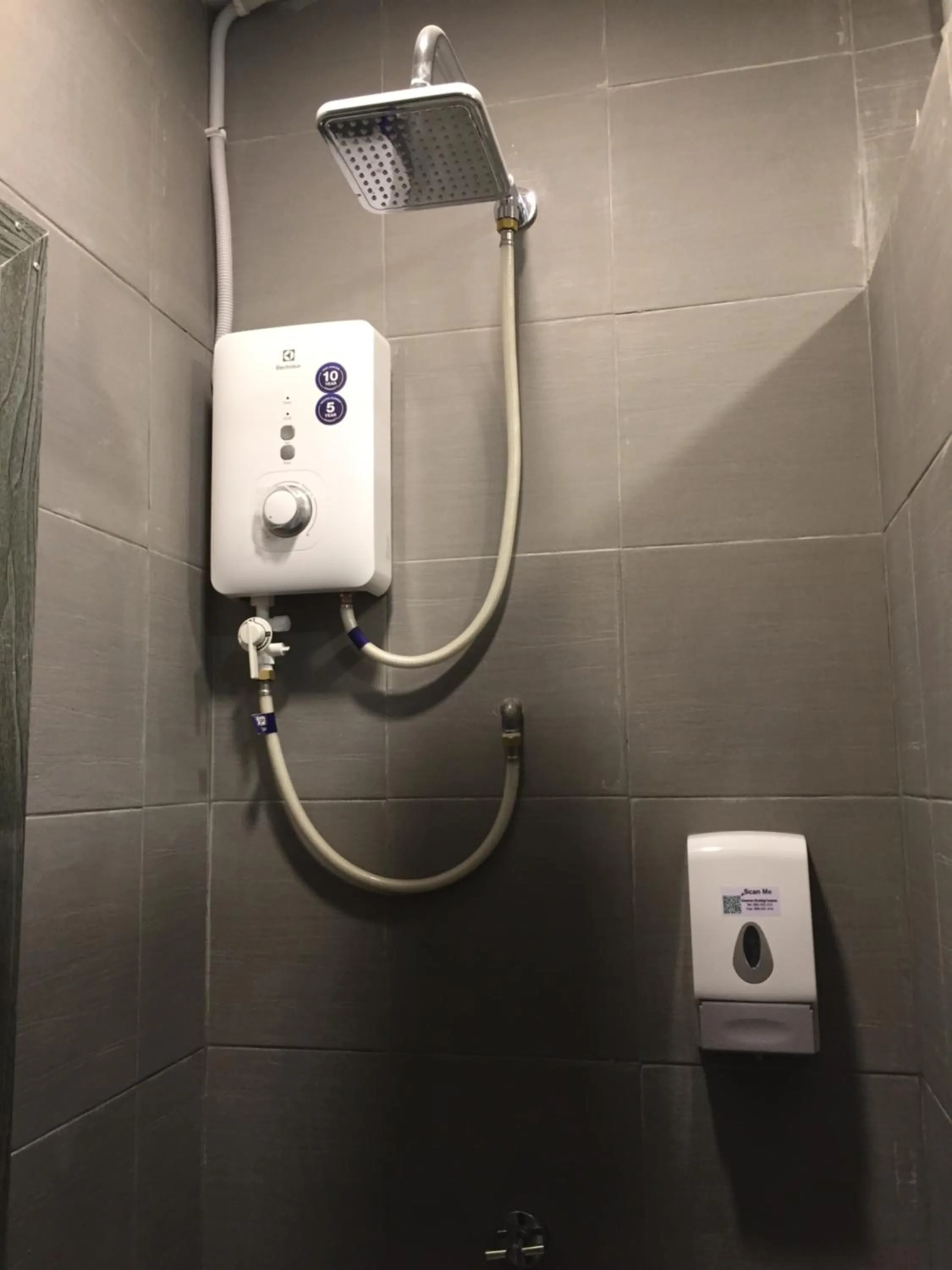 Bathroom in Sunset Homestay - Backpacker Hostel Self Checkin