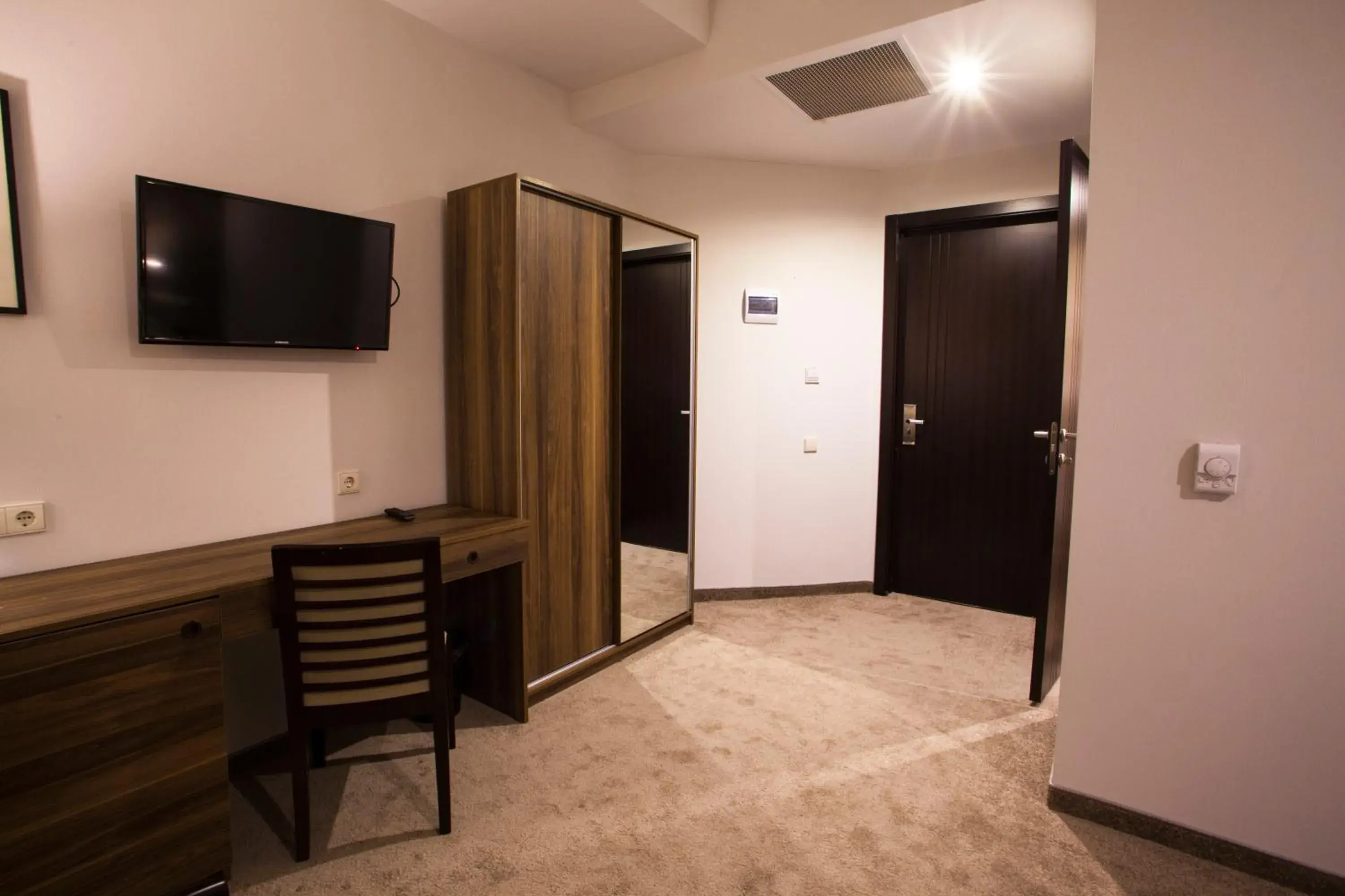 Bedroom, Seating Area in Old Meidan Tbilisi