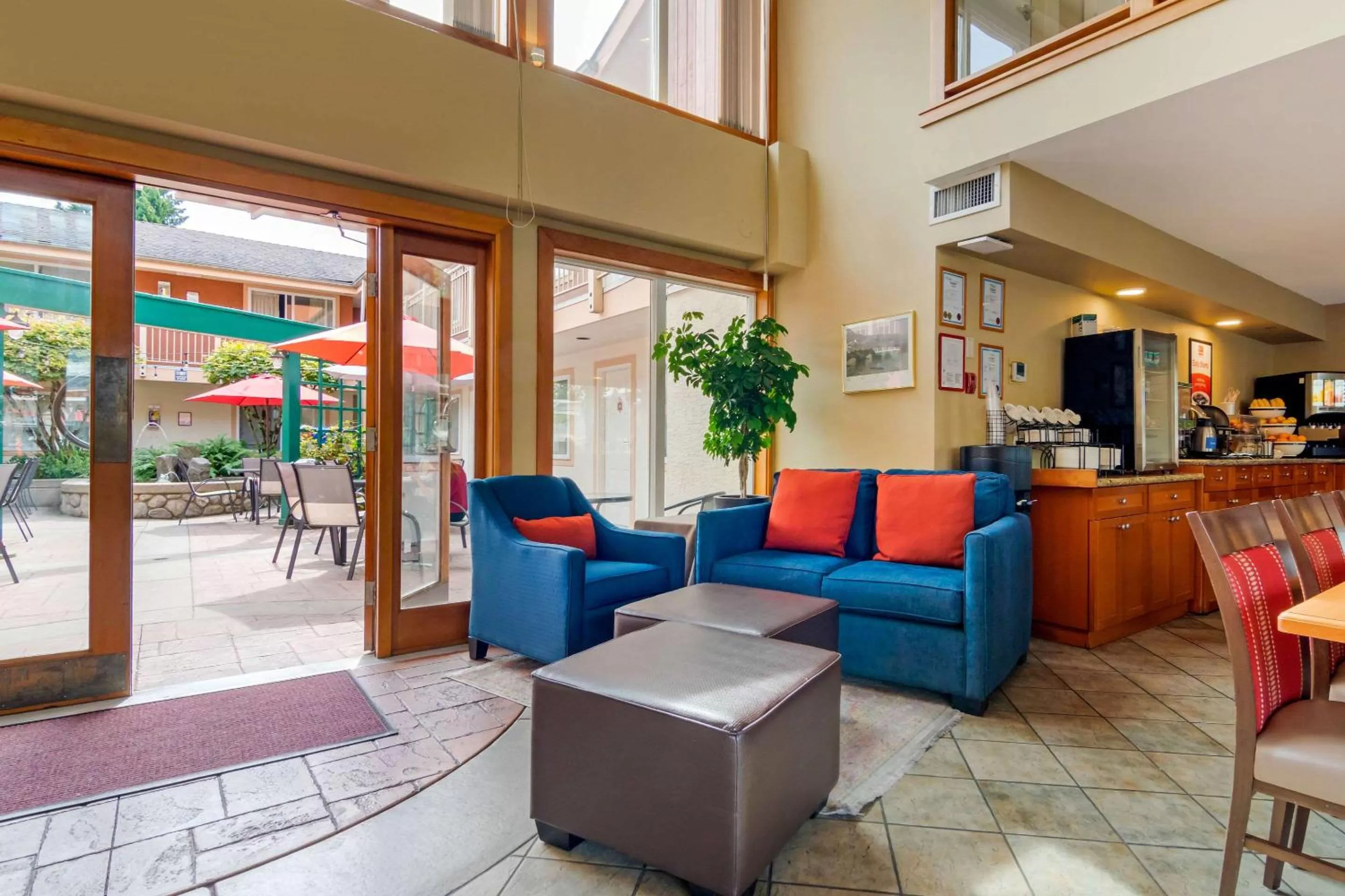 Lobby or reception in Econo Lodge Inn & Suites