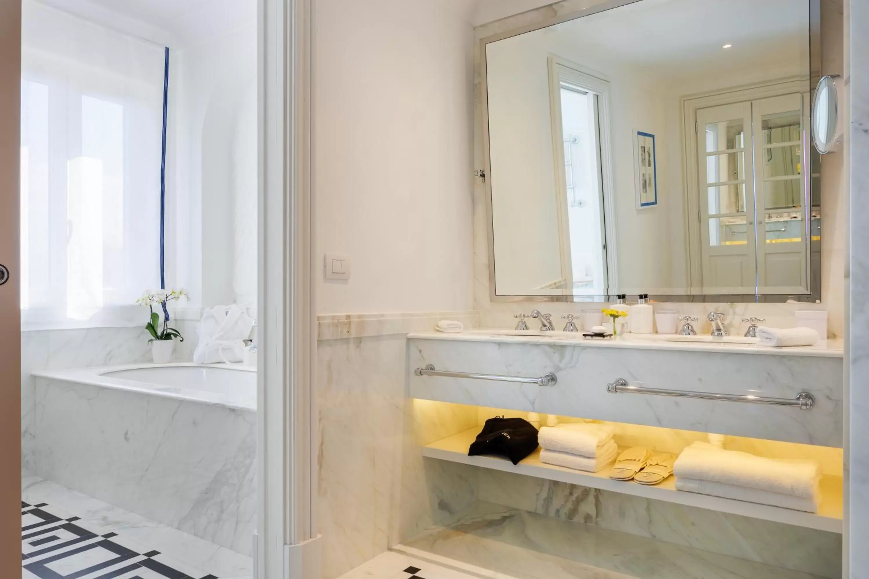Bathroom in Grand Hotel San Pietro Relais & Chateaux