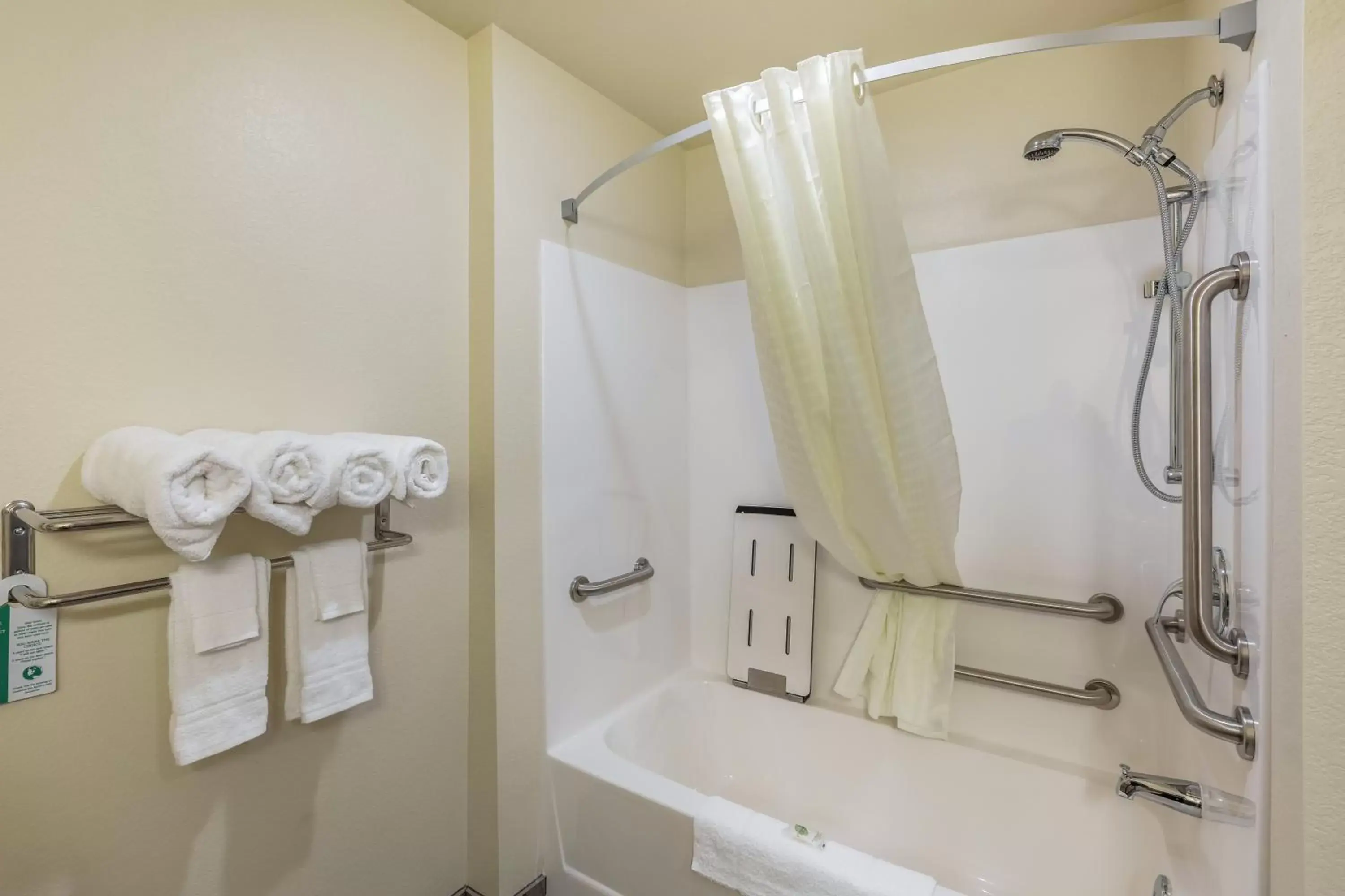 Shower, Bathroom in Cobblestone Hotel & Suites - Stevens Point