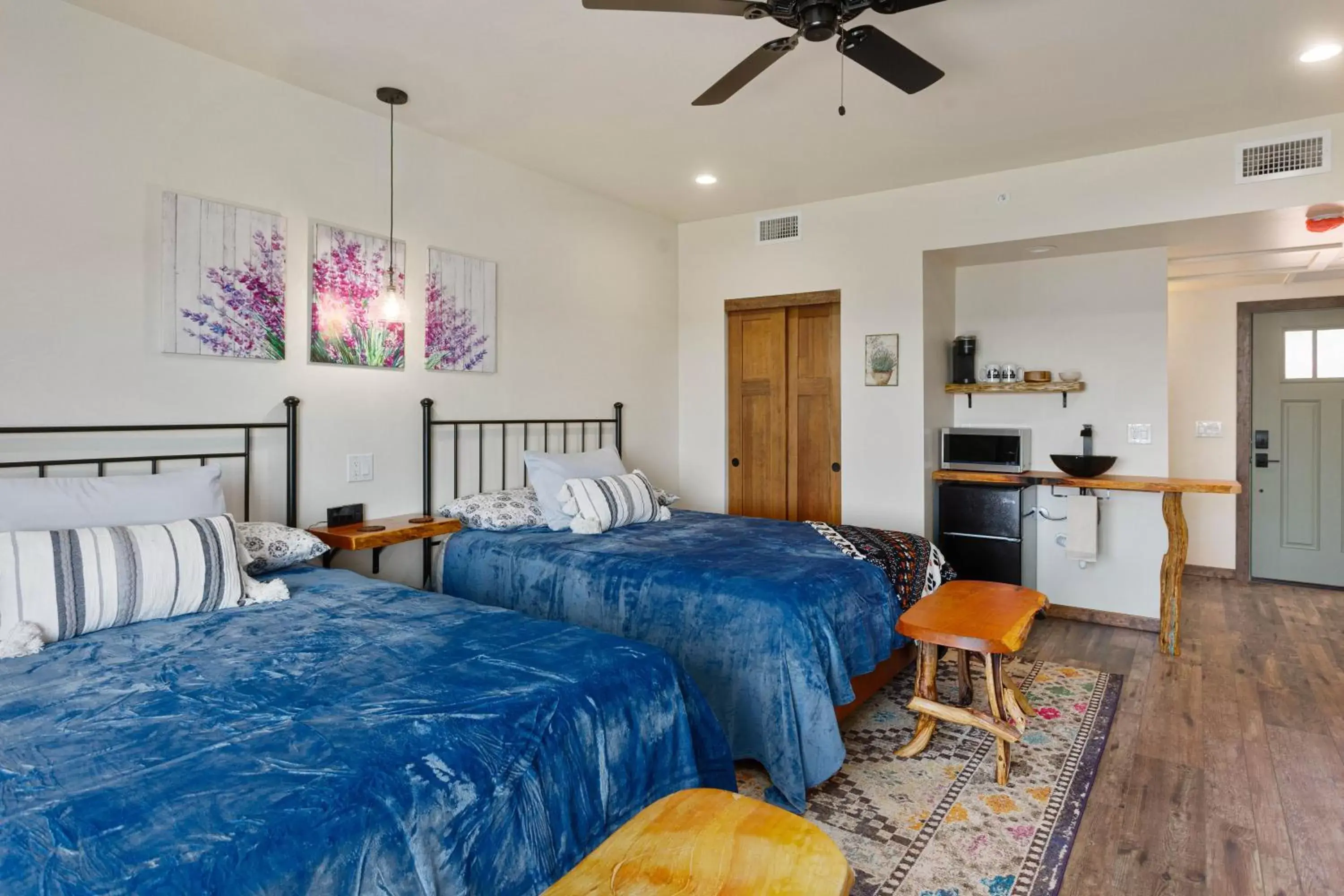 Deluxe Quadruple Room in Lodge at 5600 Deluxe Quadruple Room in Lodge at 5600