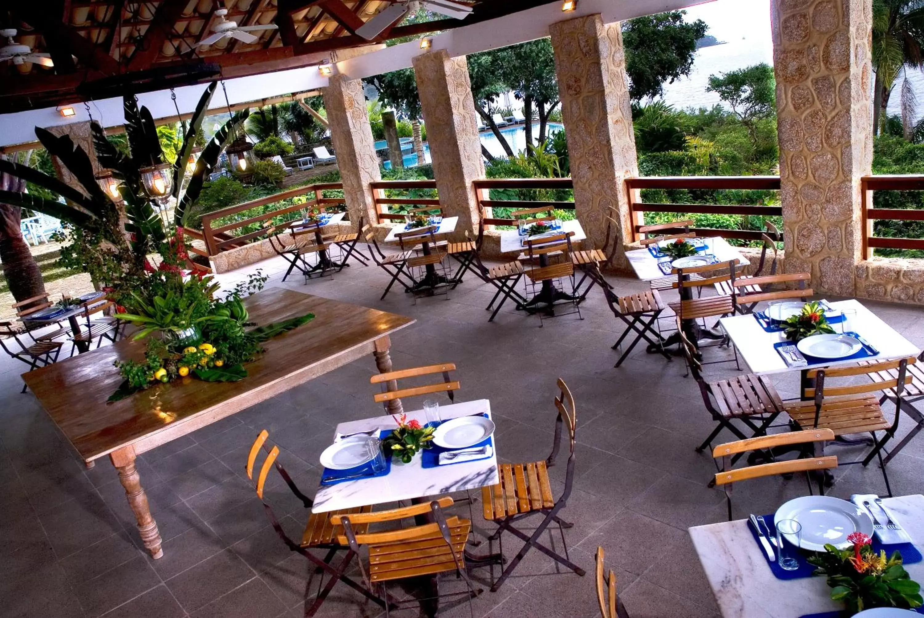 Restaurant/places to eat in Santa Clara Hotel Restaurant/places to eat in Santa Clara Hotel