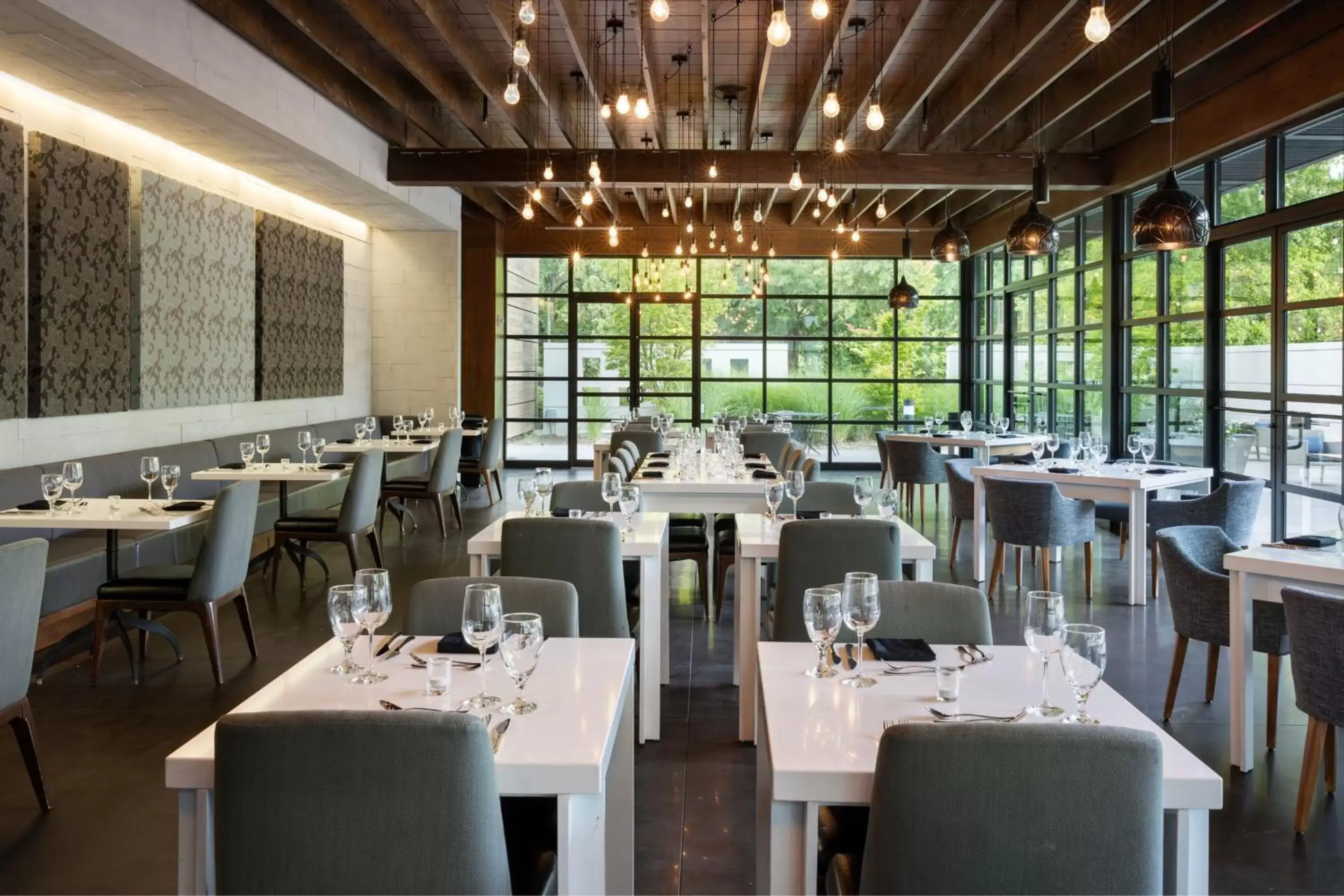 Restaurant/Places to Eat in Le Meridien Atlanta Perimeter