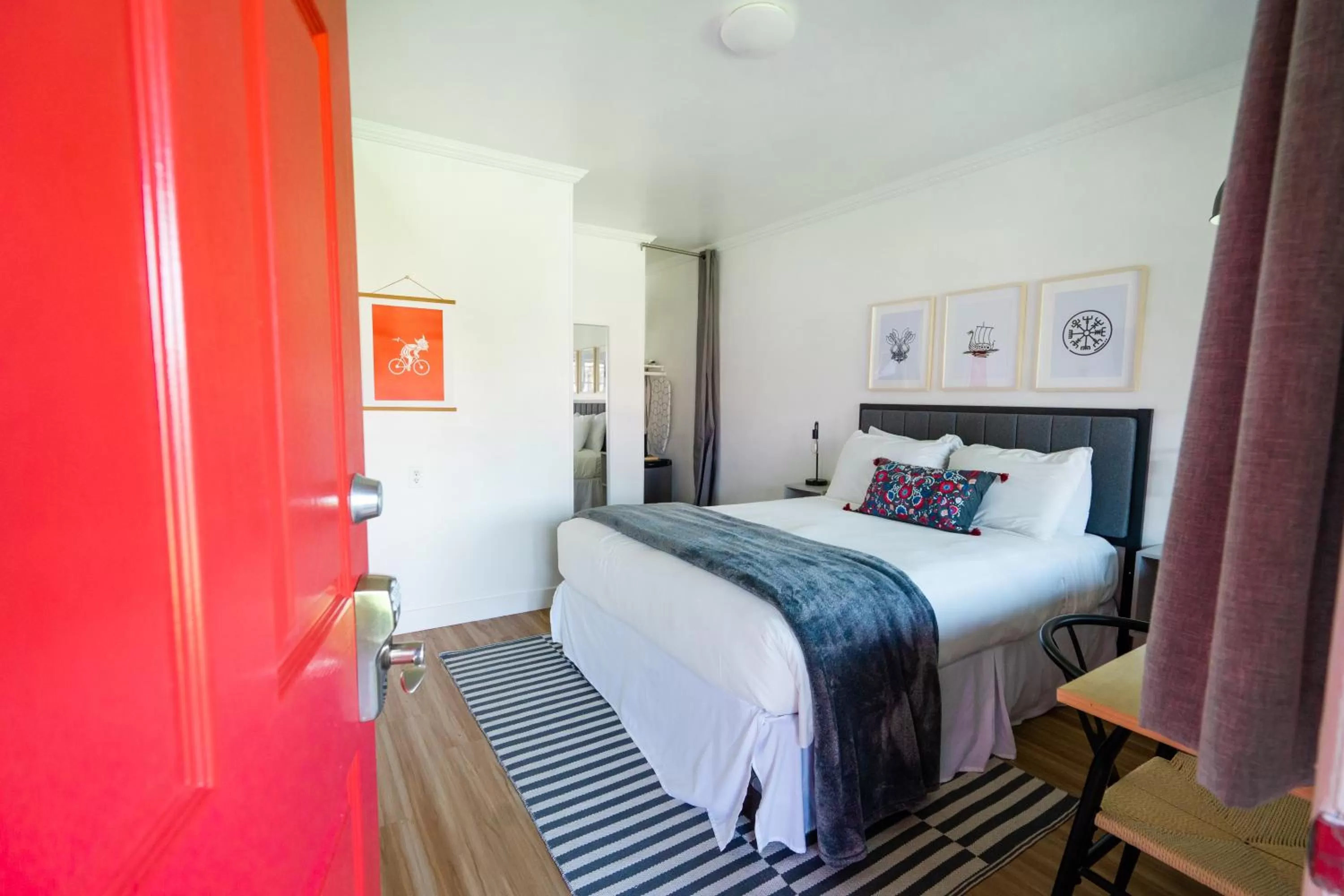 Bedroom, Bed in Viking Inn