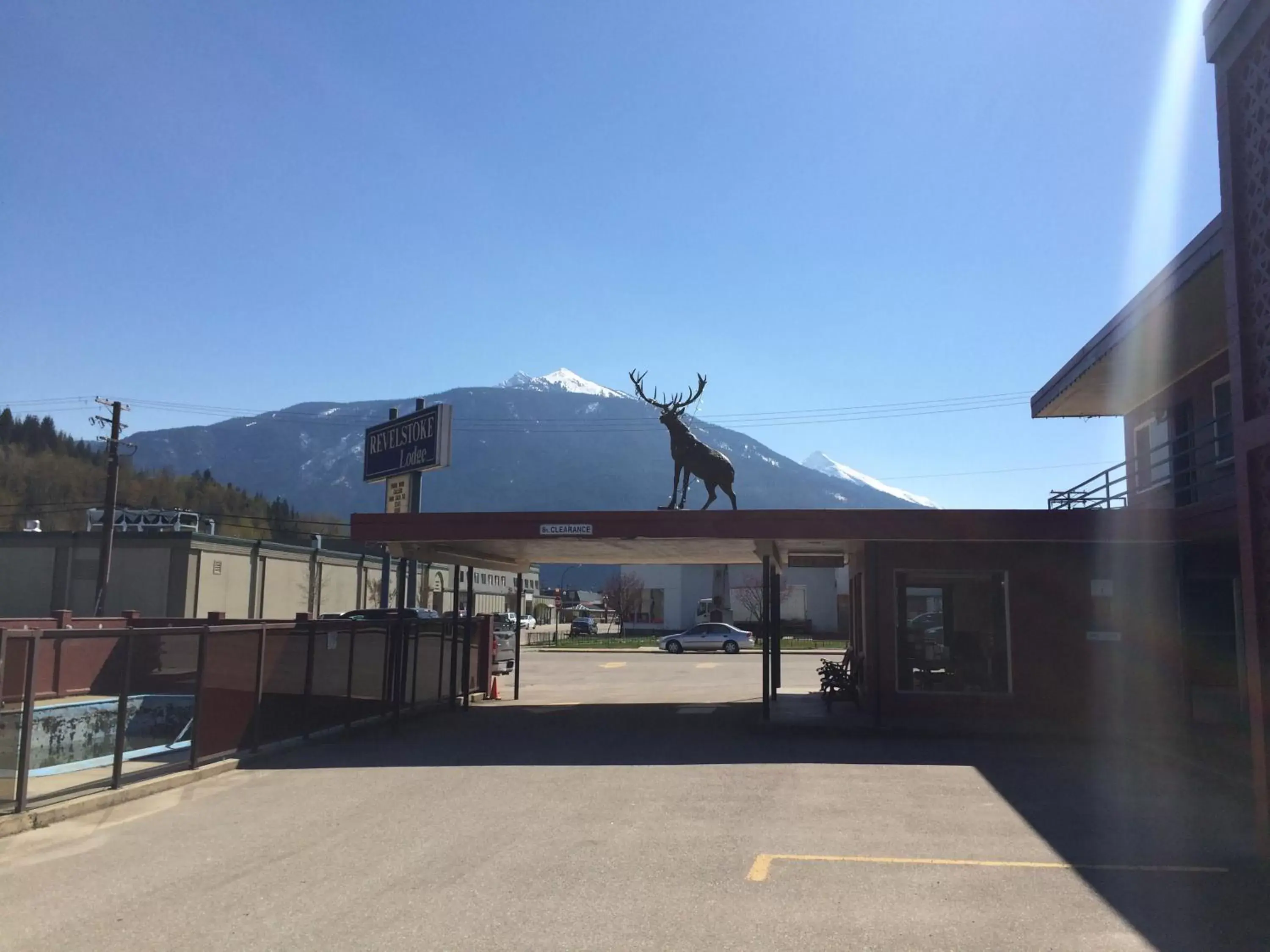 Facade/entrance, Mountain View in Revelstoke Lodge