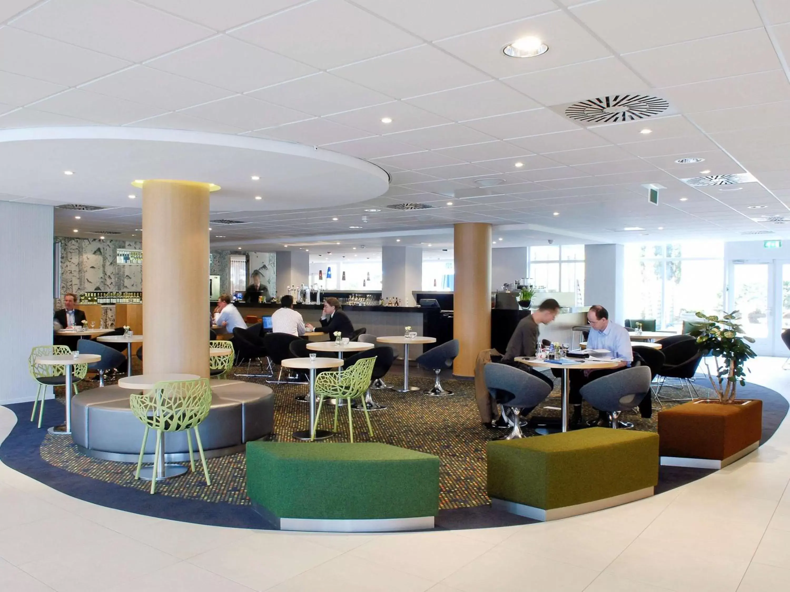 Lounge or bar, Restaurant/Places to Eat in Novotel Eindhoven