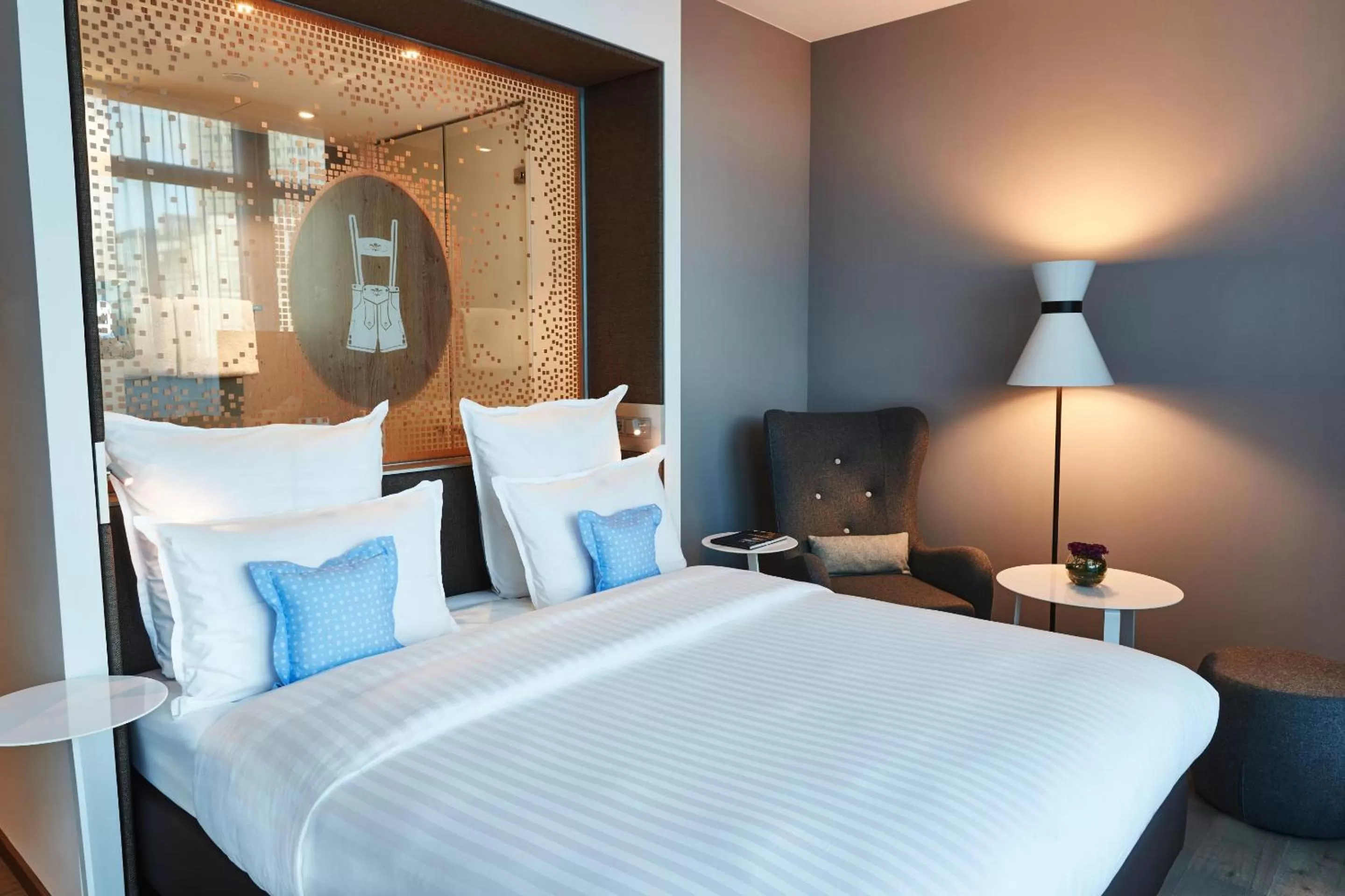 Bed in Steigenberger Hotel München