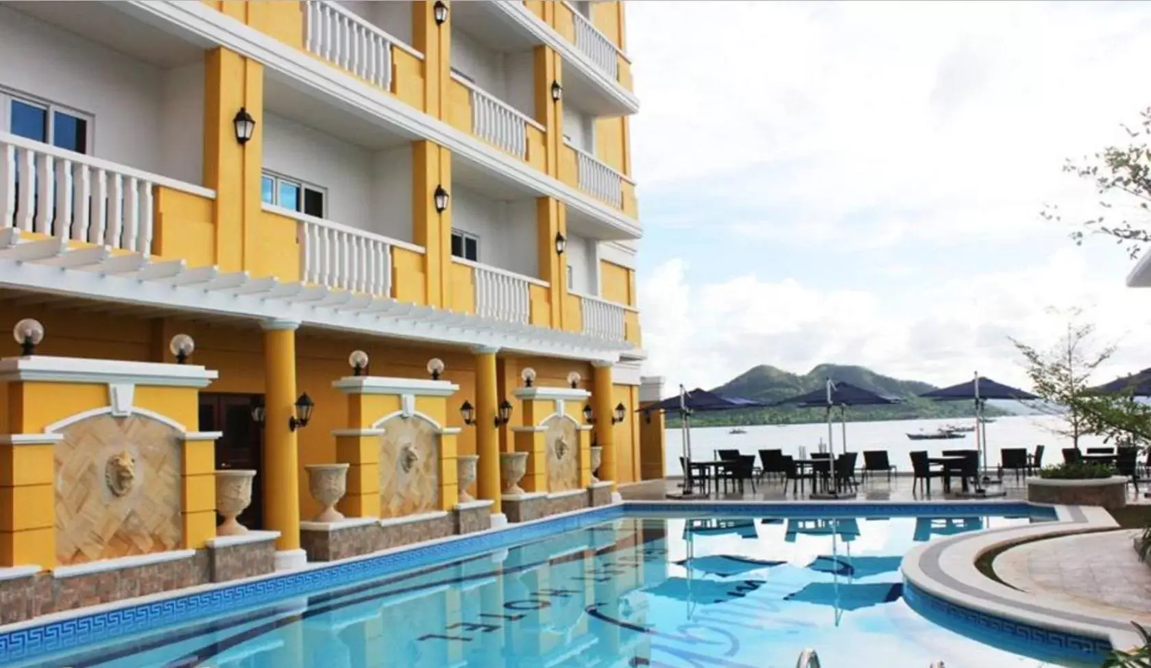 Swimming Pool in Sunlight Guest Hotel, Coron, Palawan