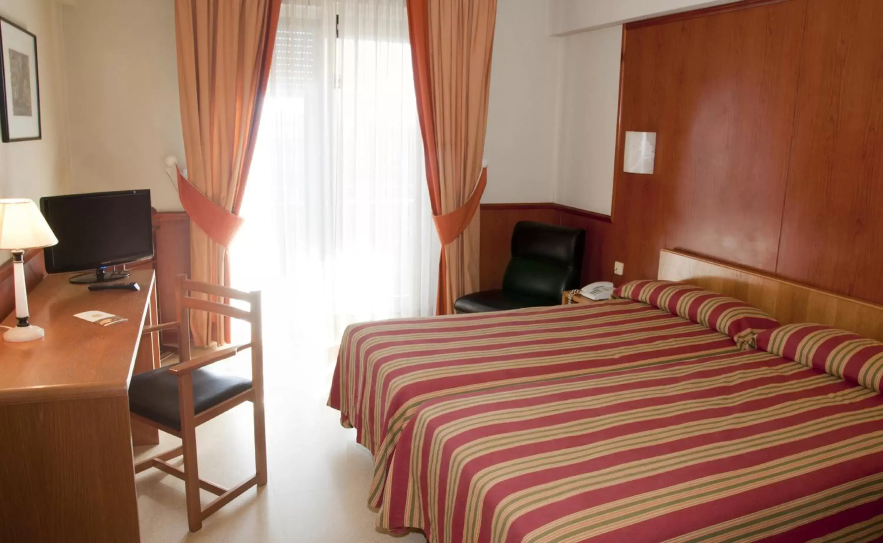 Double Room in Hotel Alhama