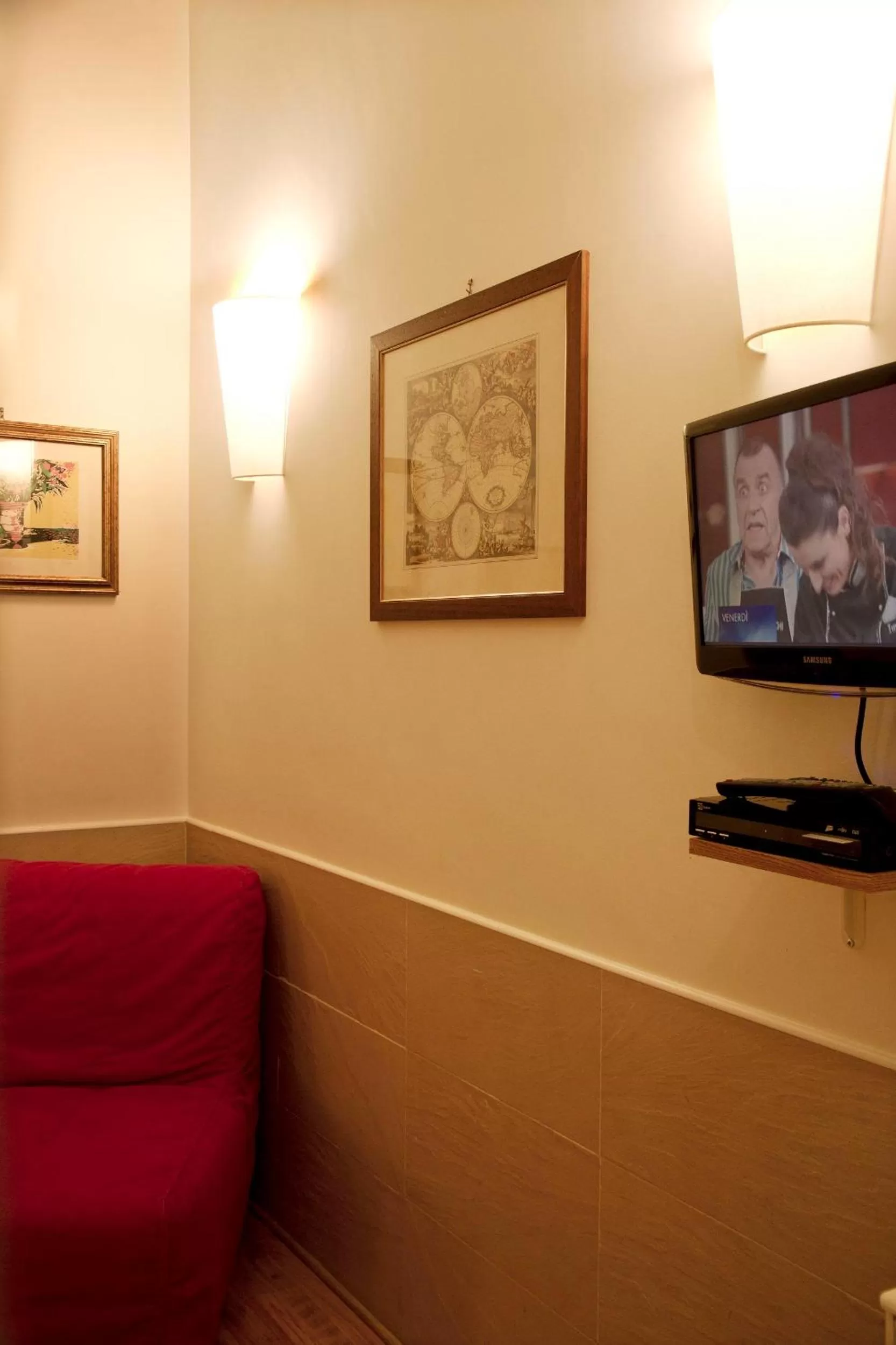 Photo of the whole room in San Peter Rome B&B