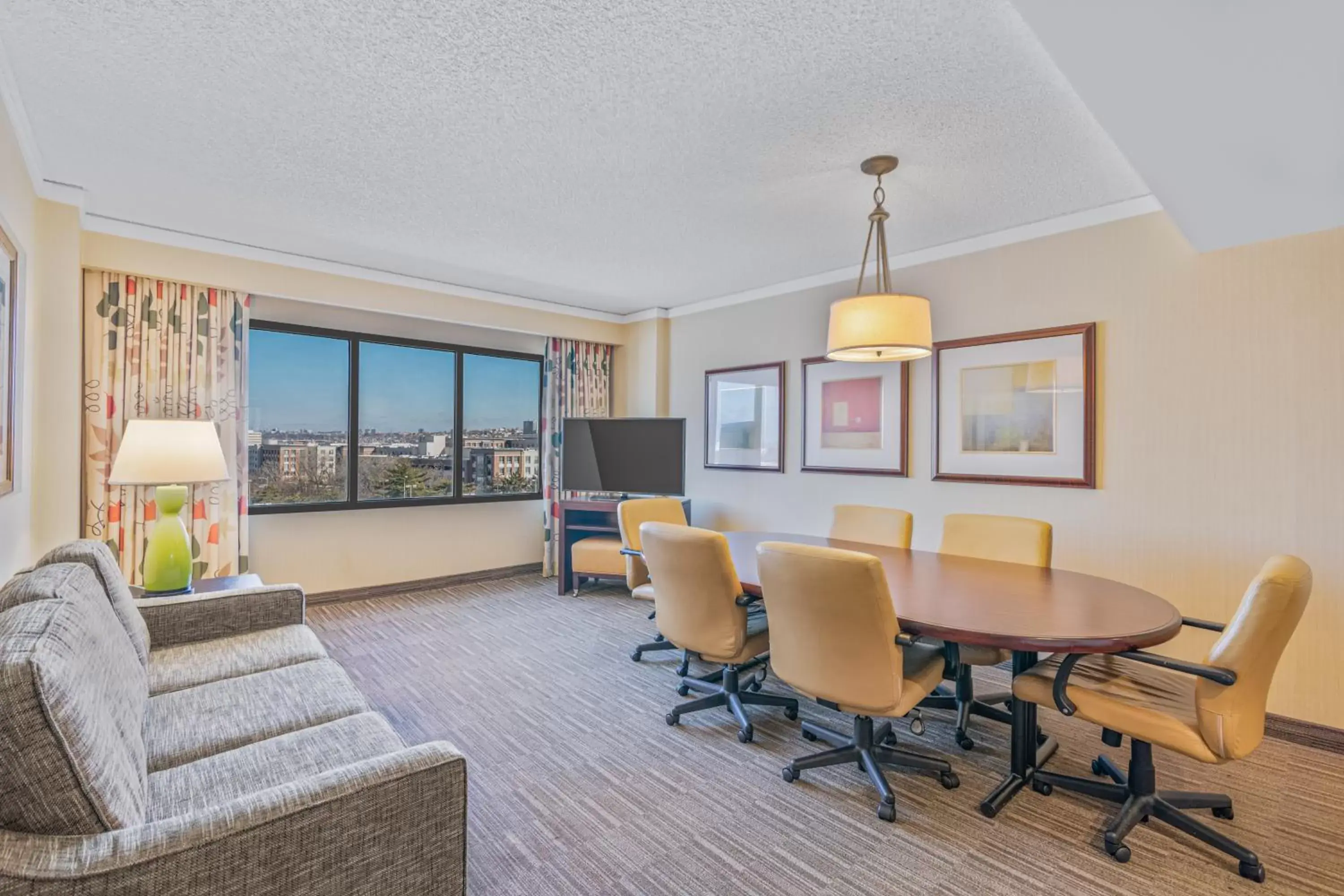 Living room in Harmony Suites Secaucus Meadowlands