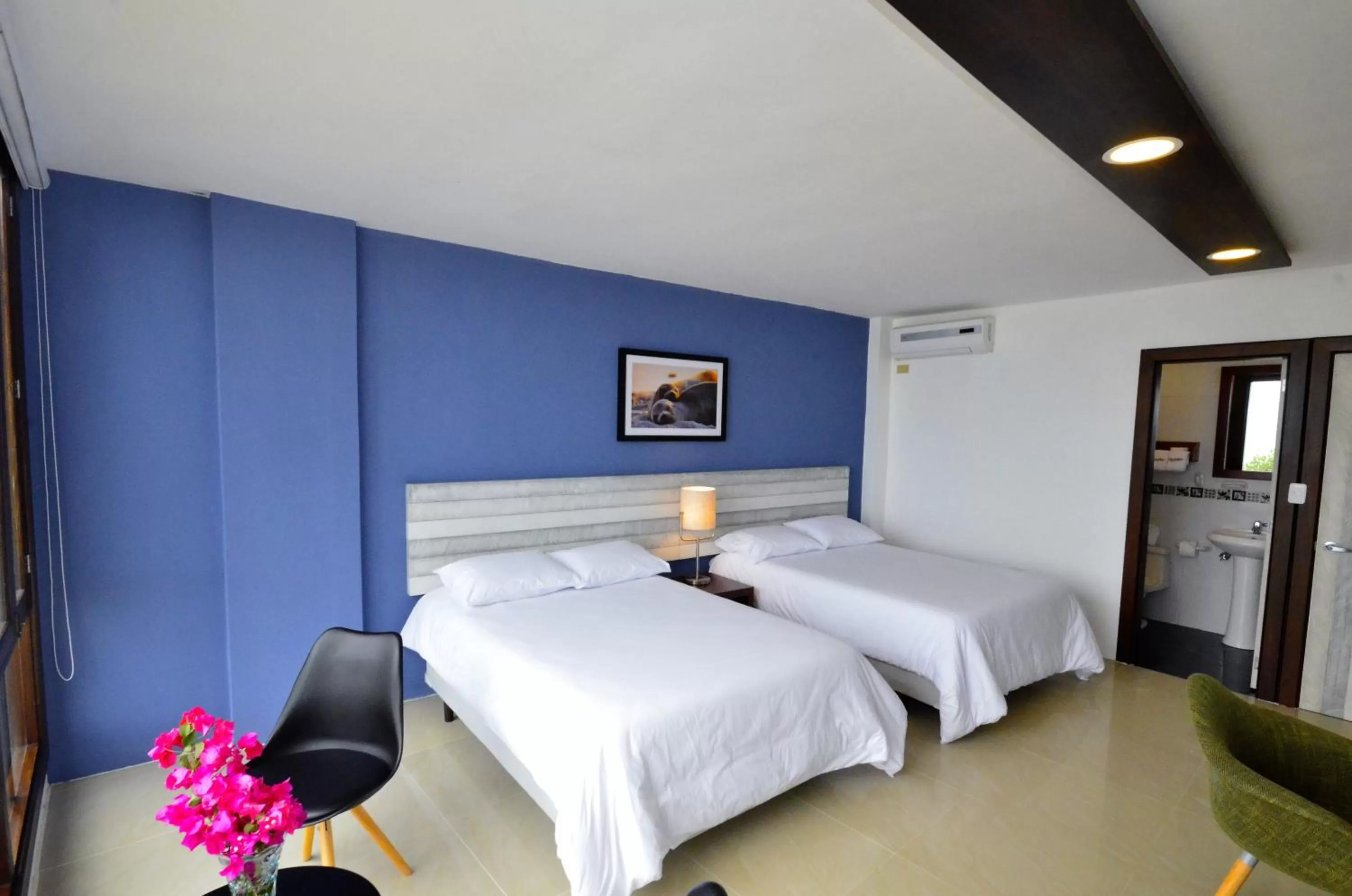 Photo of the whole room, Bed in Casita de la Playa