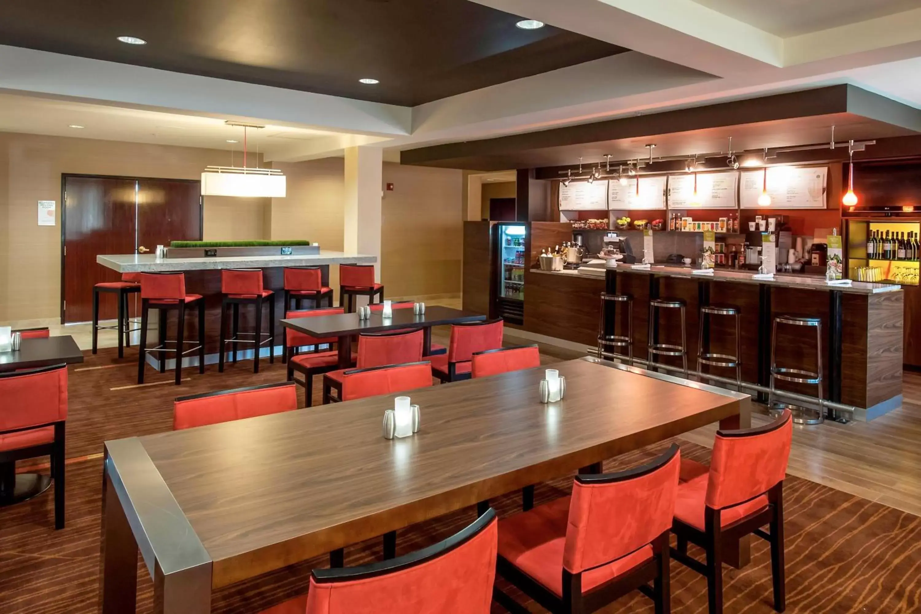 Restaurant/places to eat, Lounge/Bar in Courtyard by Marriott Lakeland