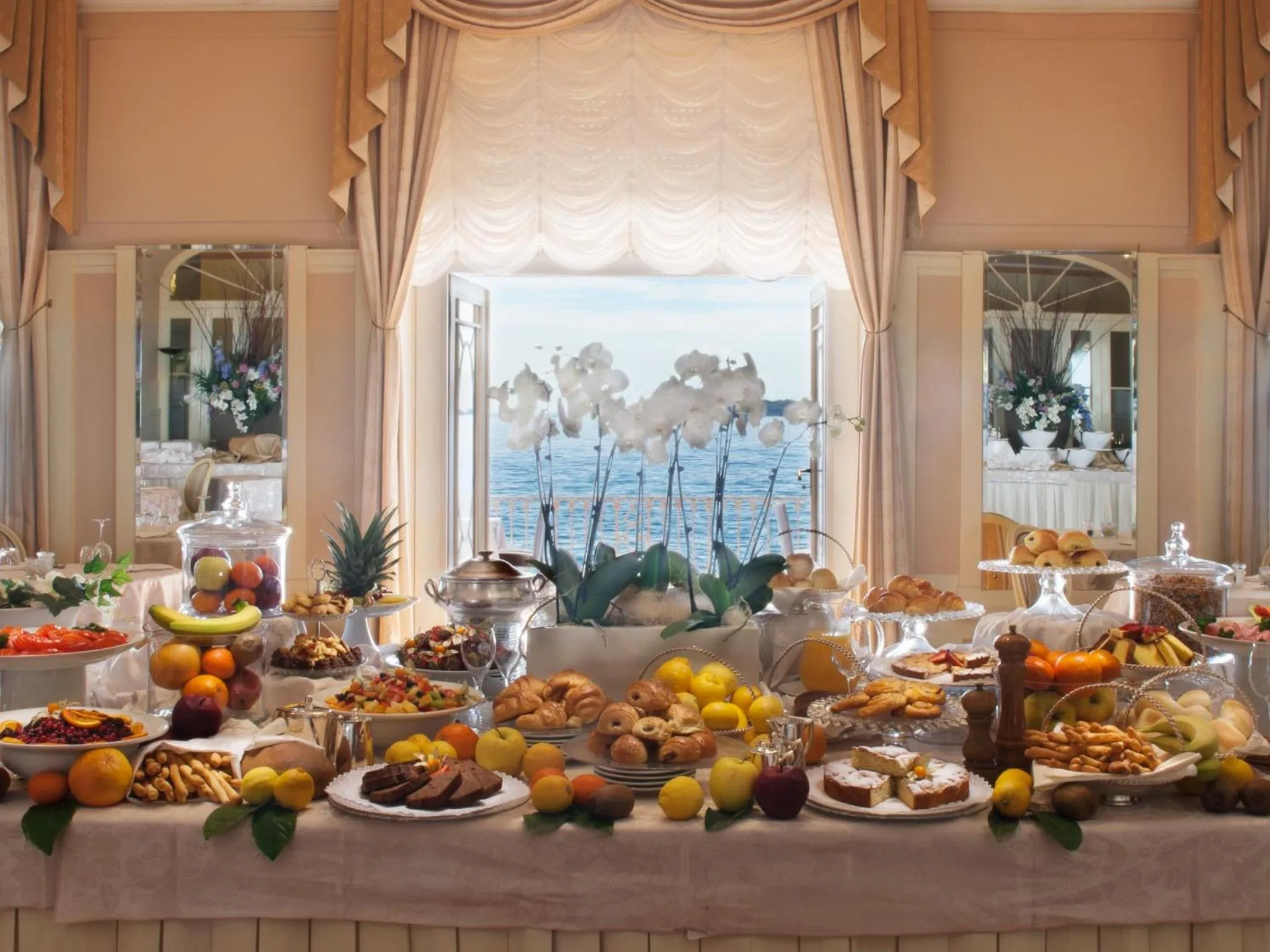 Food and drinks in Grand Hotel Gardone