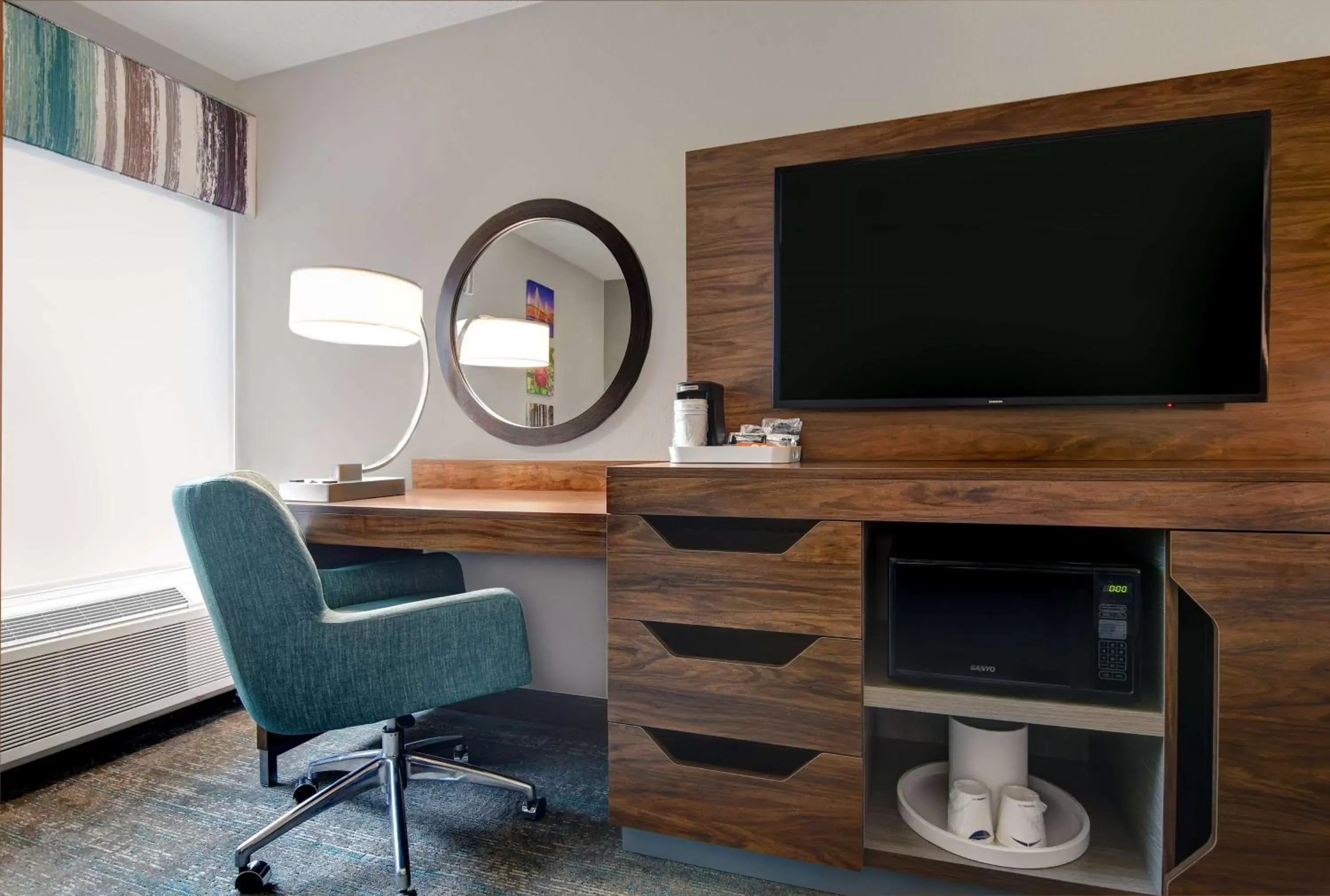 Bedroom in Hampton Inn Patriots Point Bedroom in Hampton Inn Patriots Point