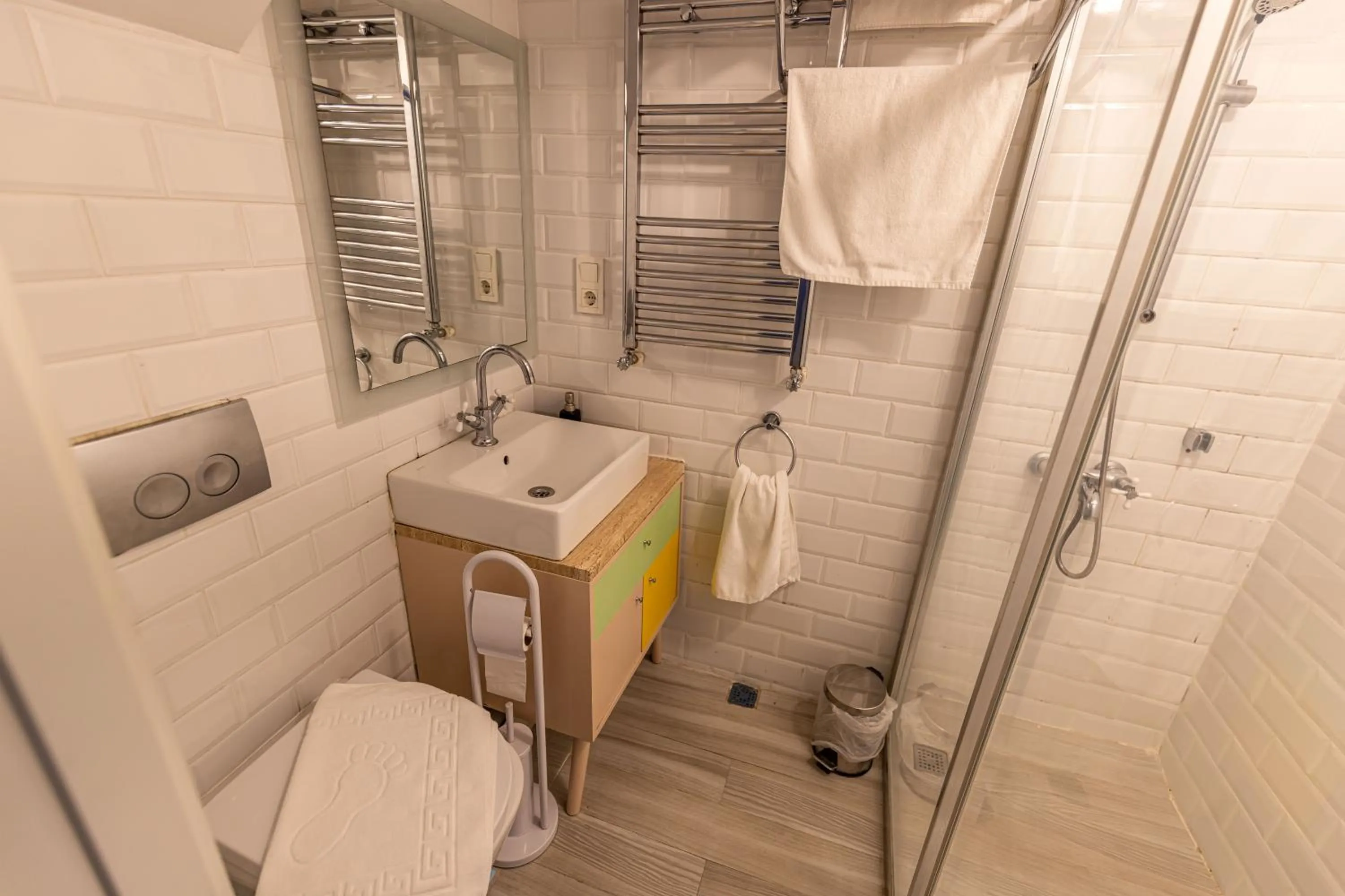 Bathroom in Calanthe Residence