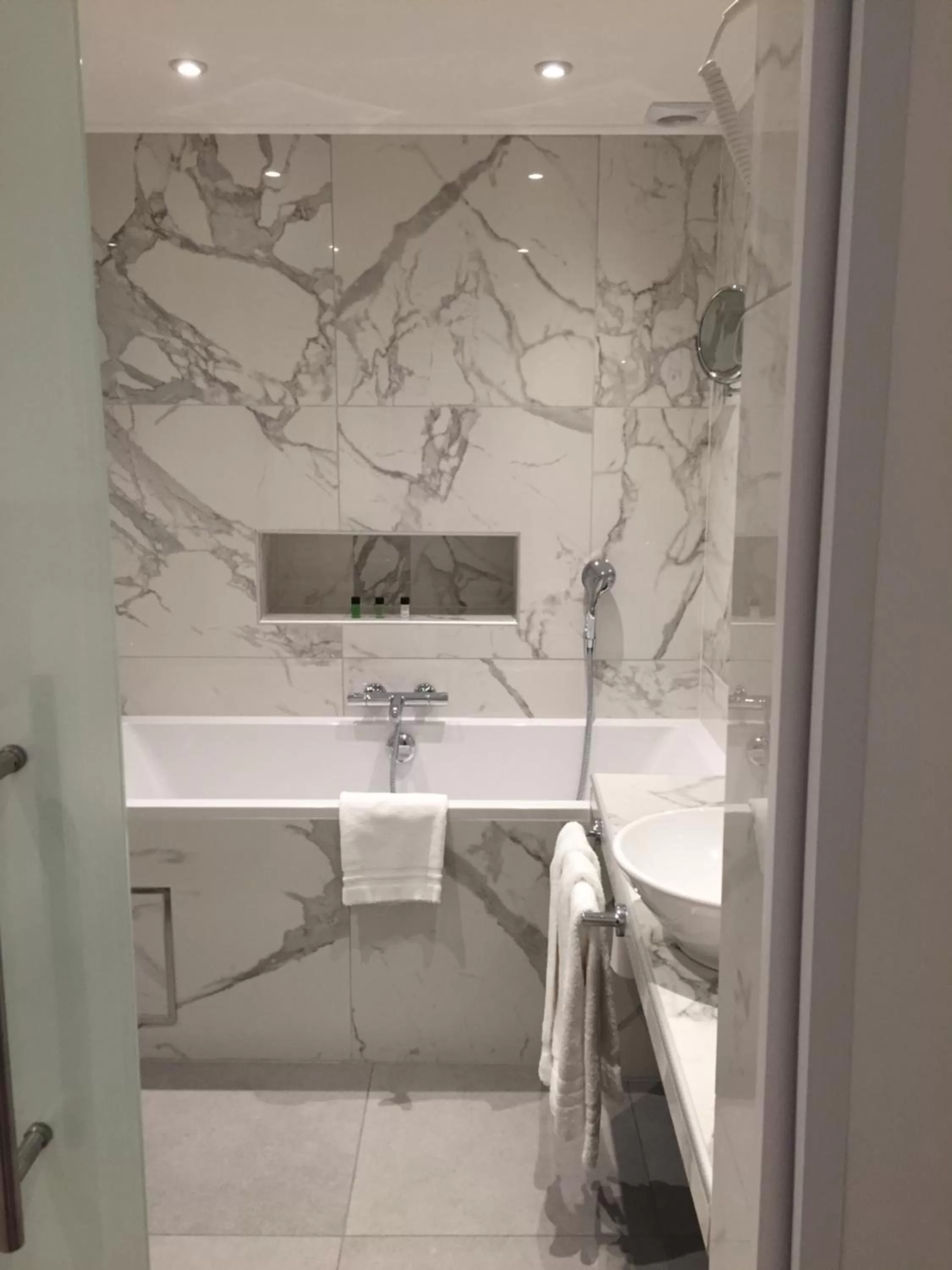 Bathroom in Shelter-rooms