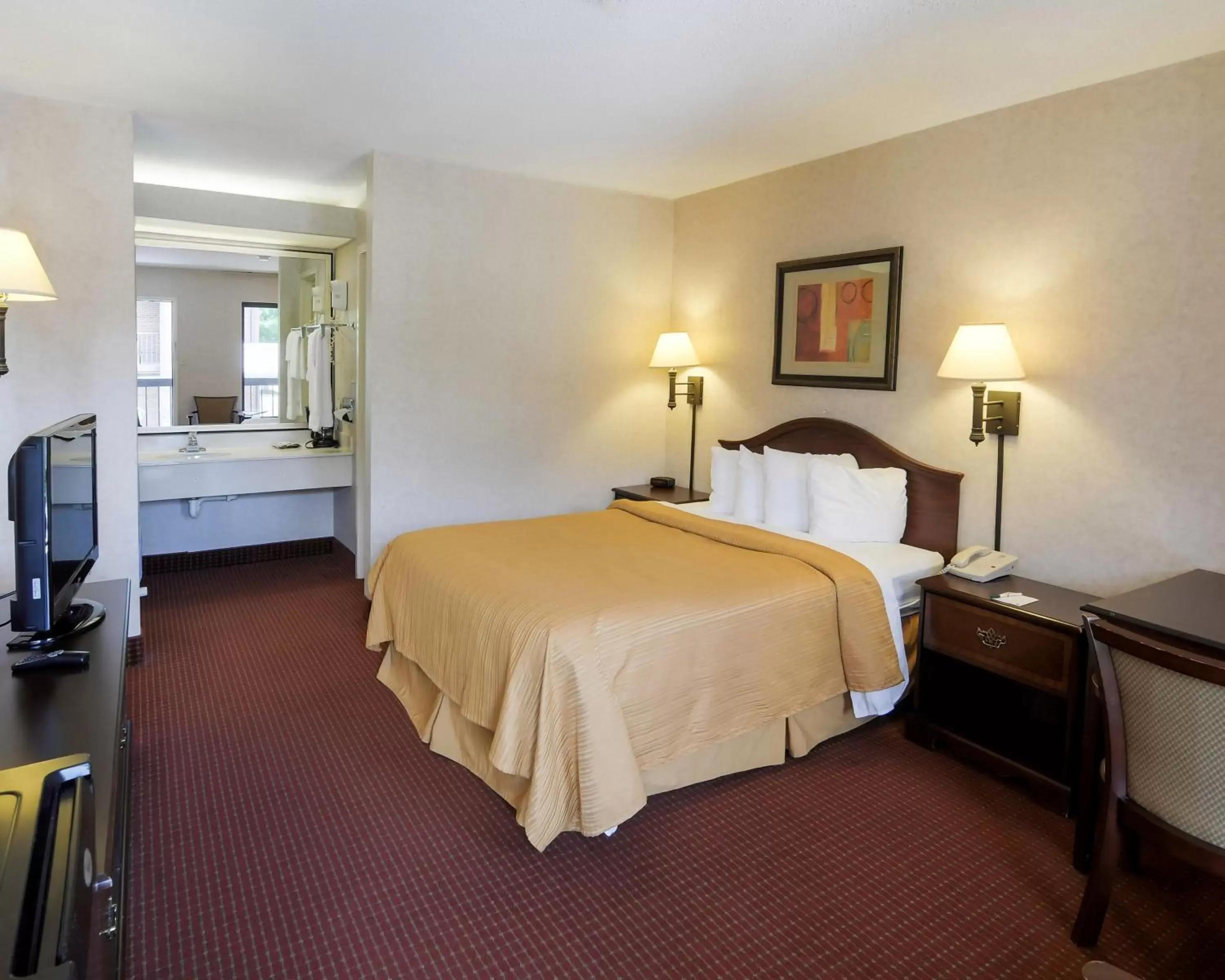 King Room - Non-Smoking in Quality Inn Mount Airy Mayberry