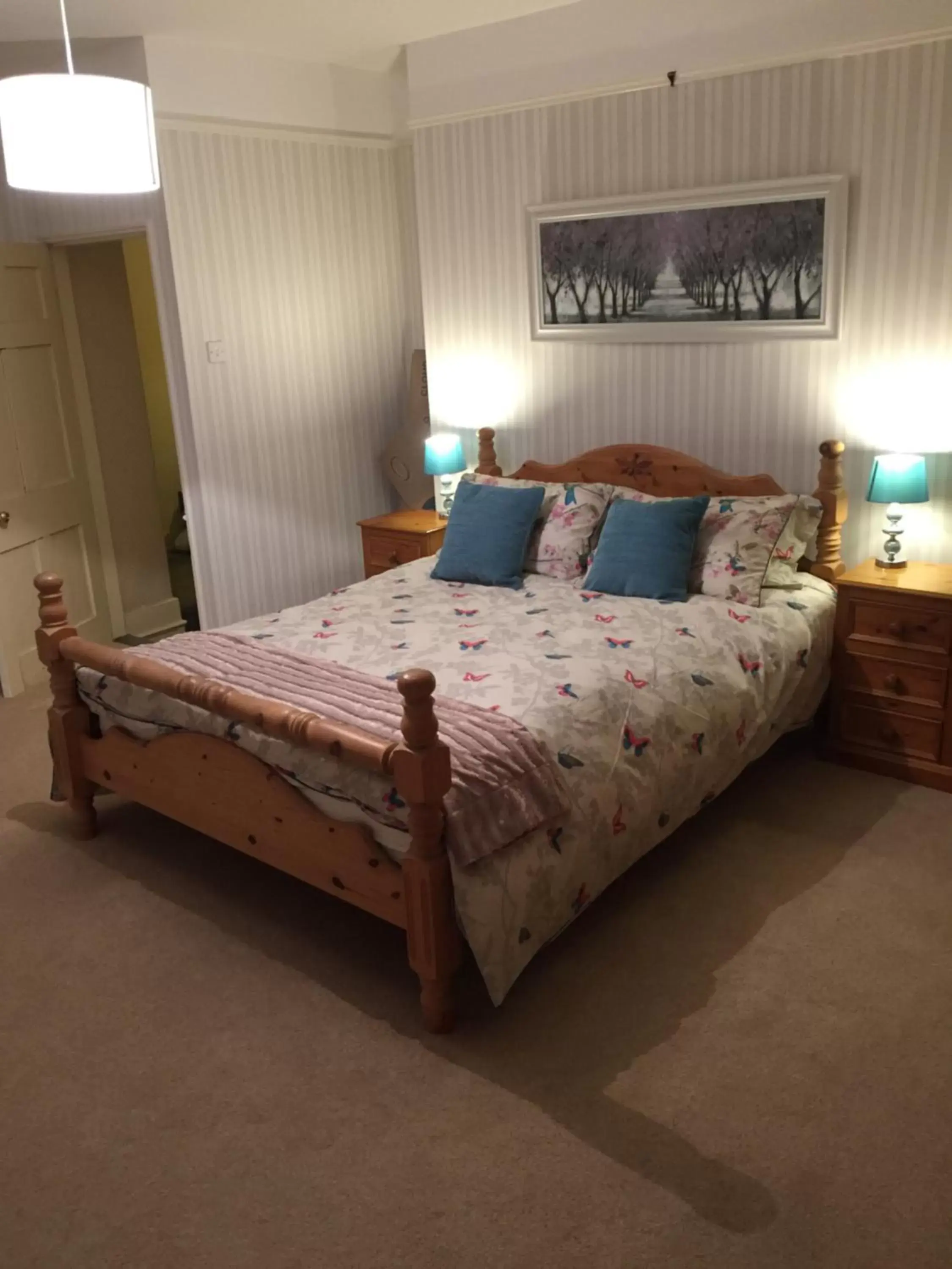 Photo of the whole room, Bed in Church Farm