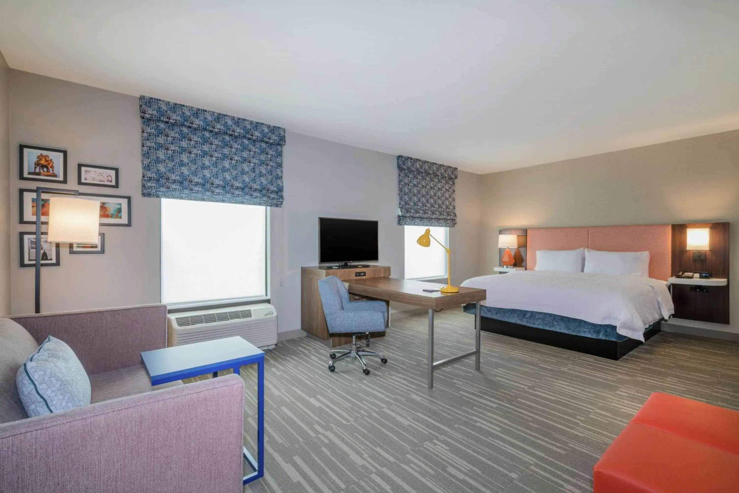 Bedroom in Hampton Inn & Suites Glenarden/Washington DC