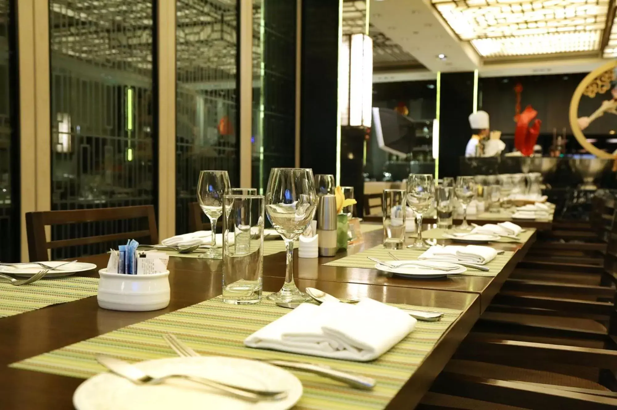 Restaurant/places to eat in Jin Jiang Tower Restaurant/places to eat in Jin Jiang Tower