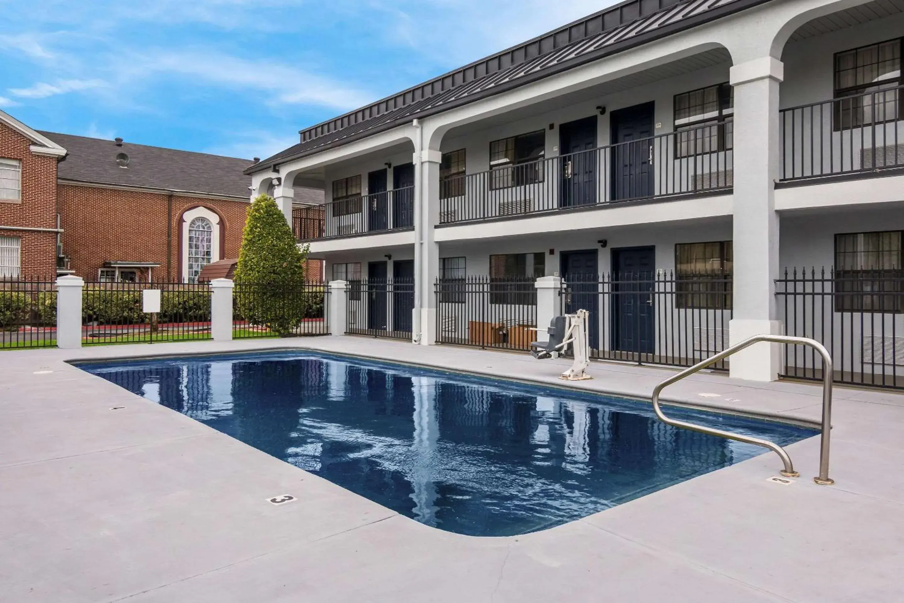 Swimming Pool in Quality Inn near Casinos and Convention Center