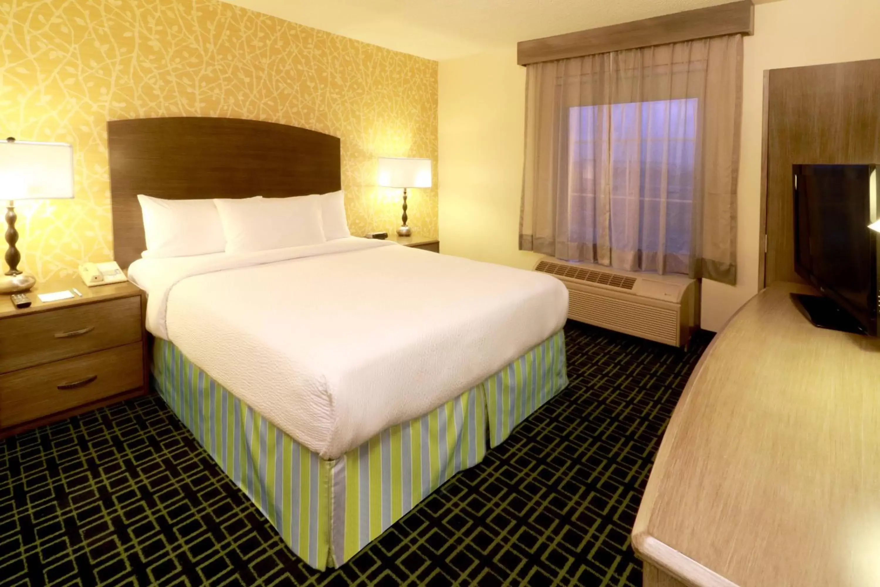 Photo of the whole room, Bed in Fairfield by Marriott Monterrey Airport