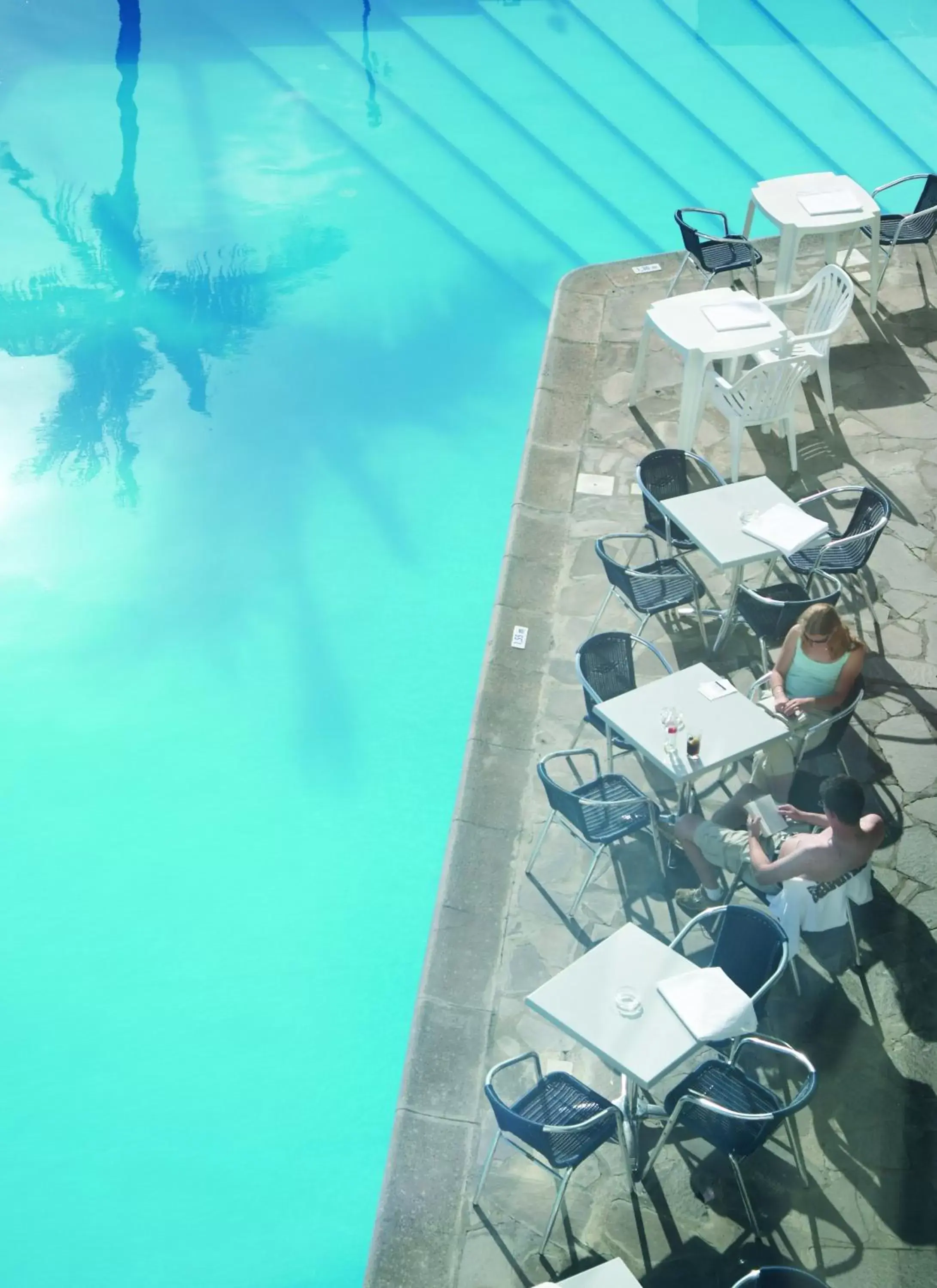 Swimming pool in Muthu Raga Madeira Hotel
