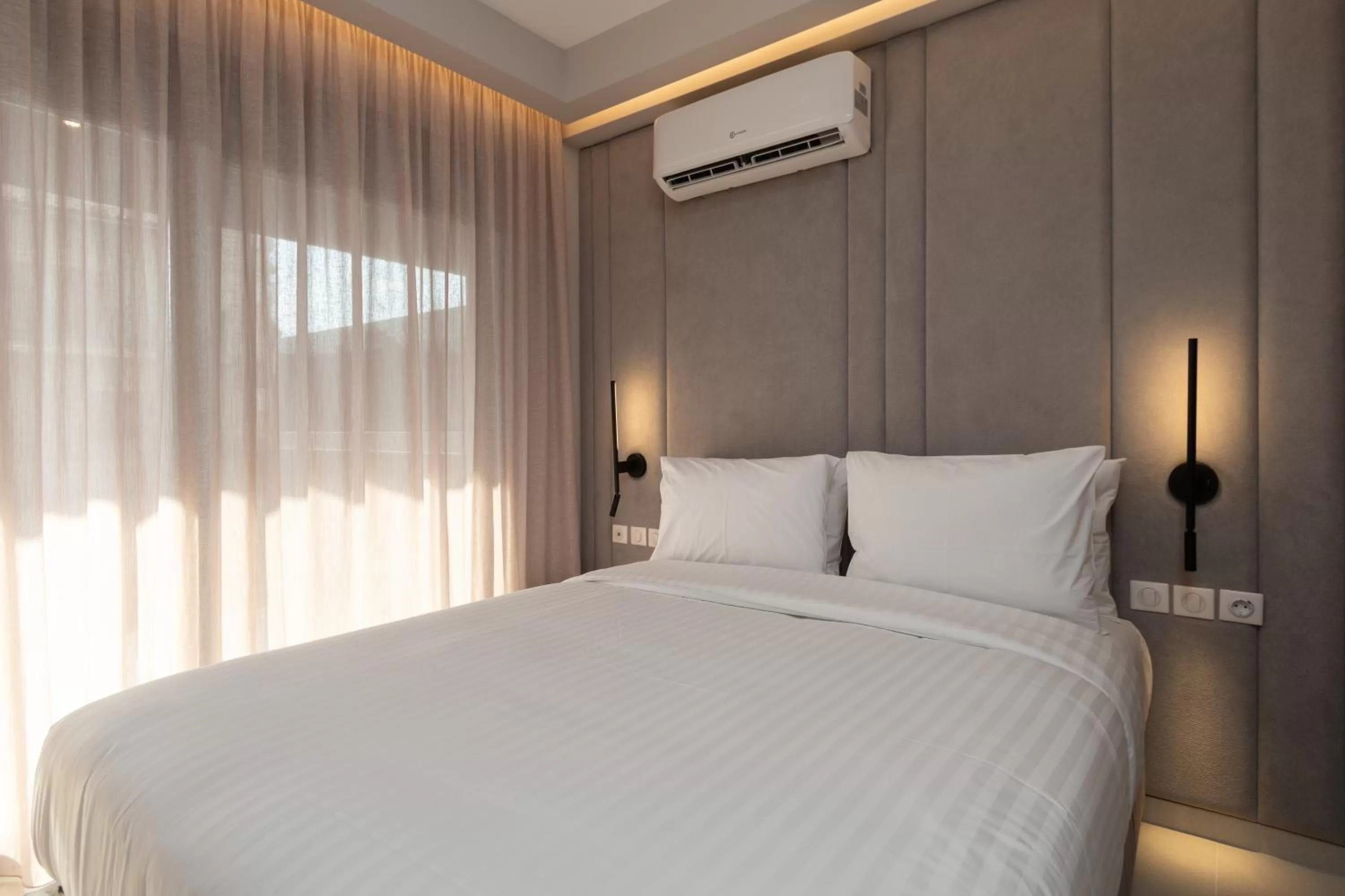 Bed in LUX&EASY Athens Downtown Residences