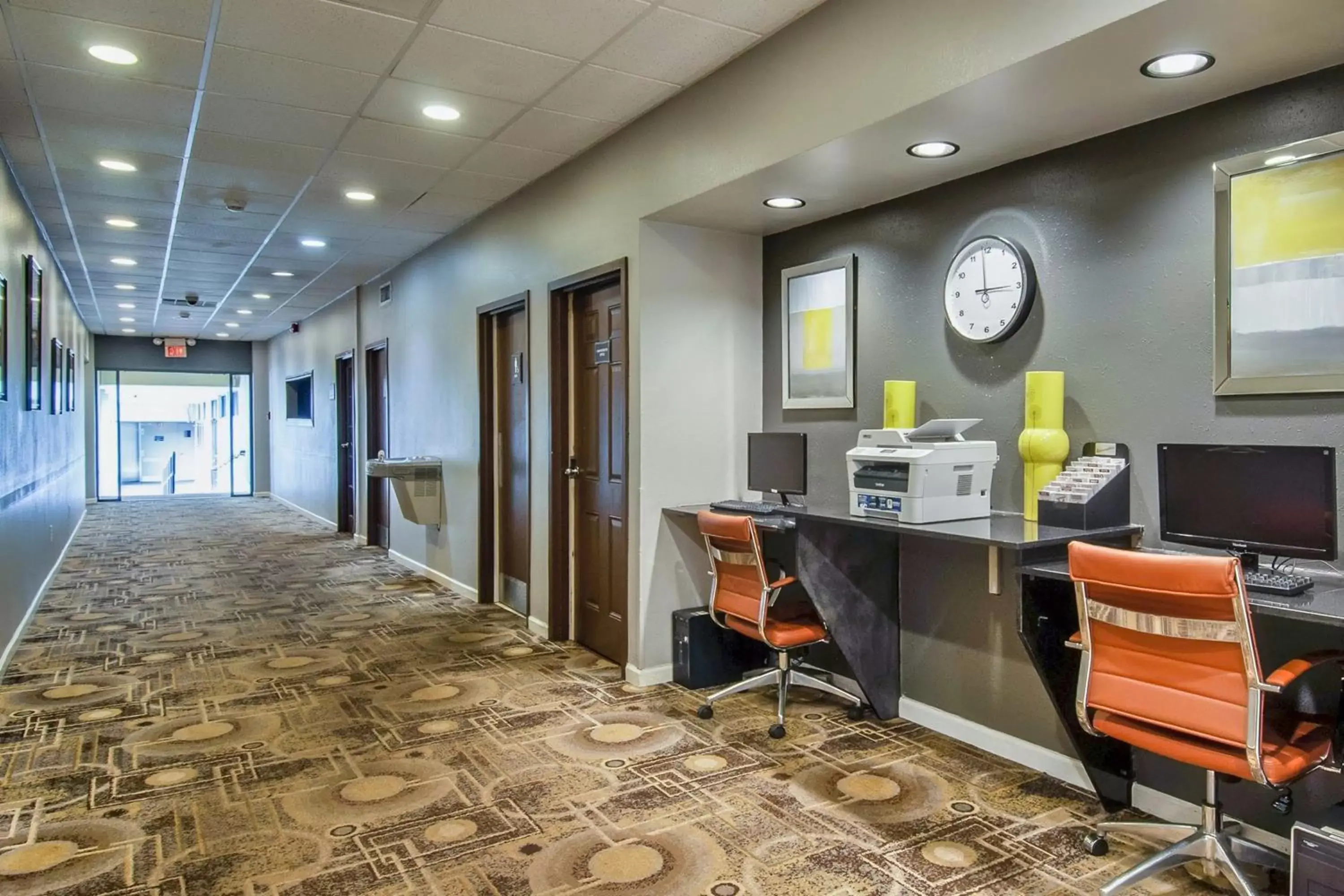 Business facilities in Days Inn & Suites by Wyndham Johnson City