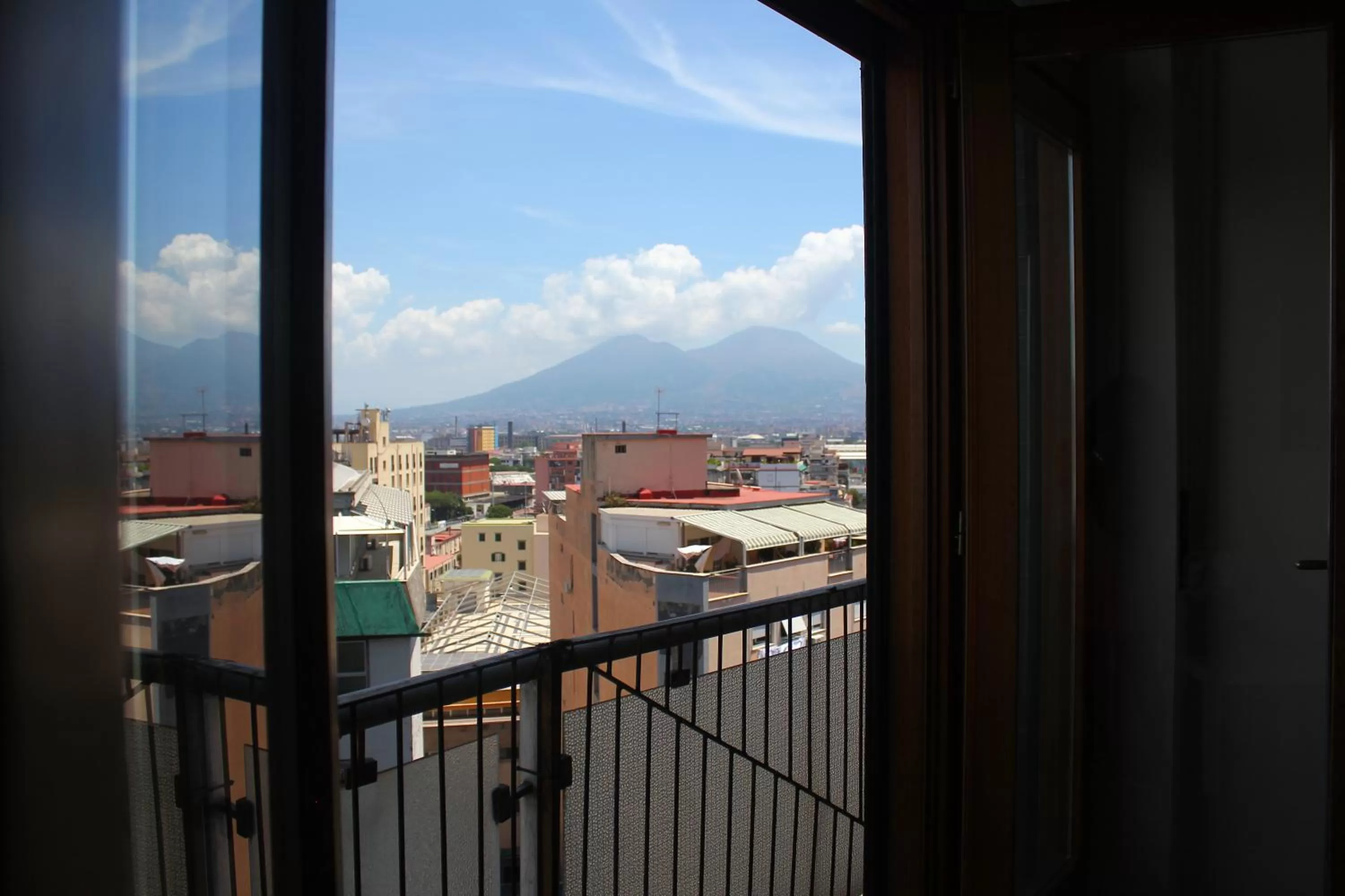 Natural landscape in Stazione Centrale B&B