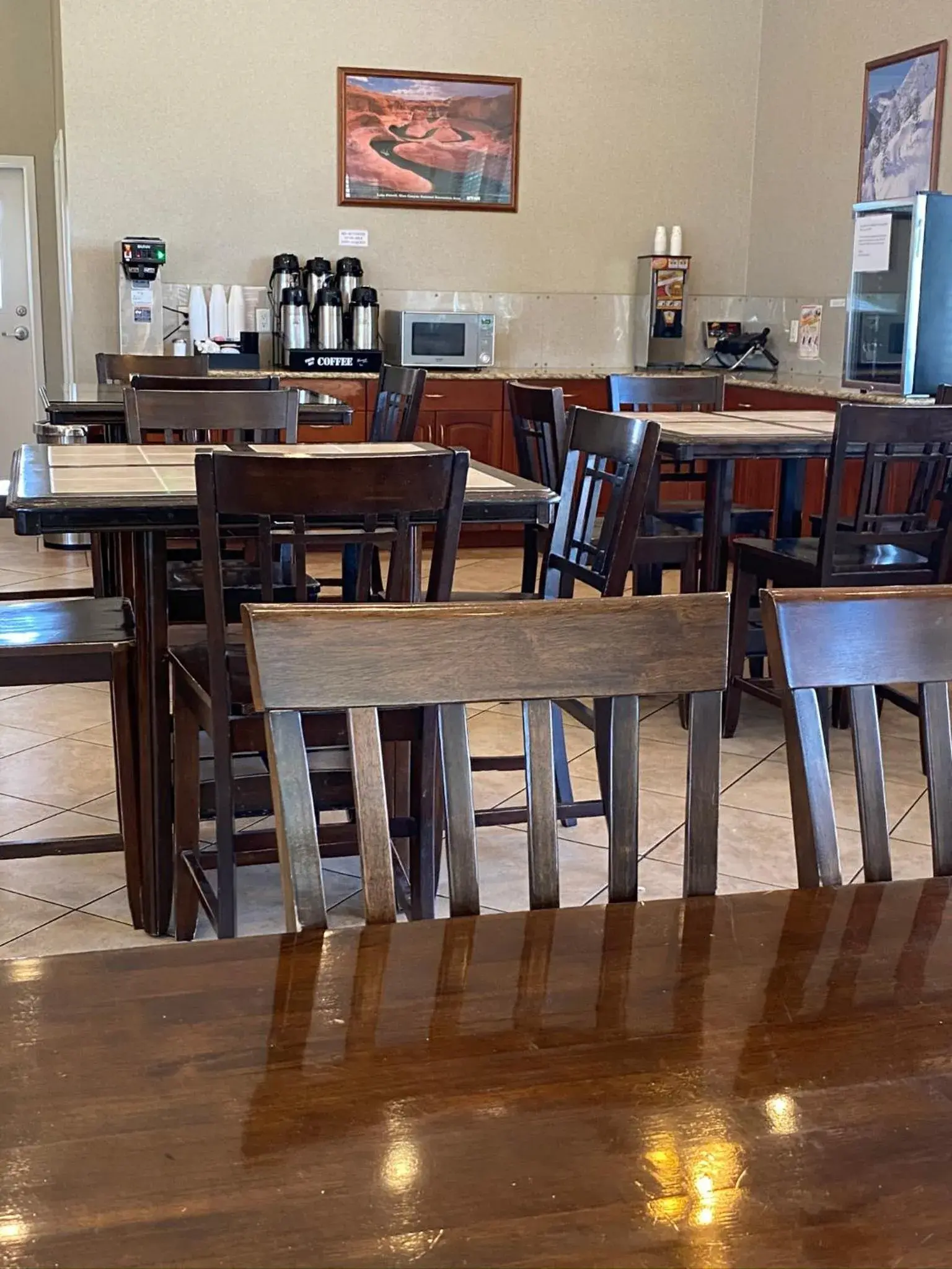 Continental breakfast in National 9 Inn Price Continental breakfast in National 9 Inn Price