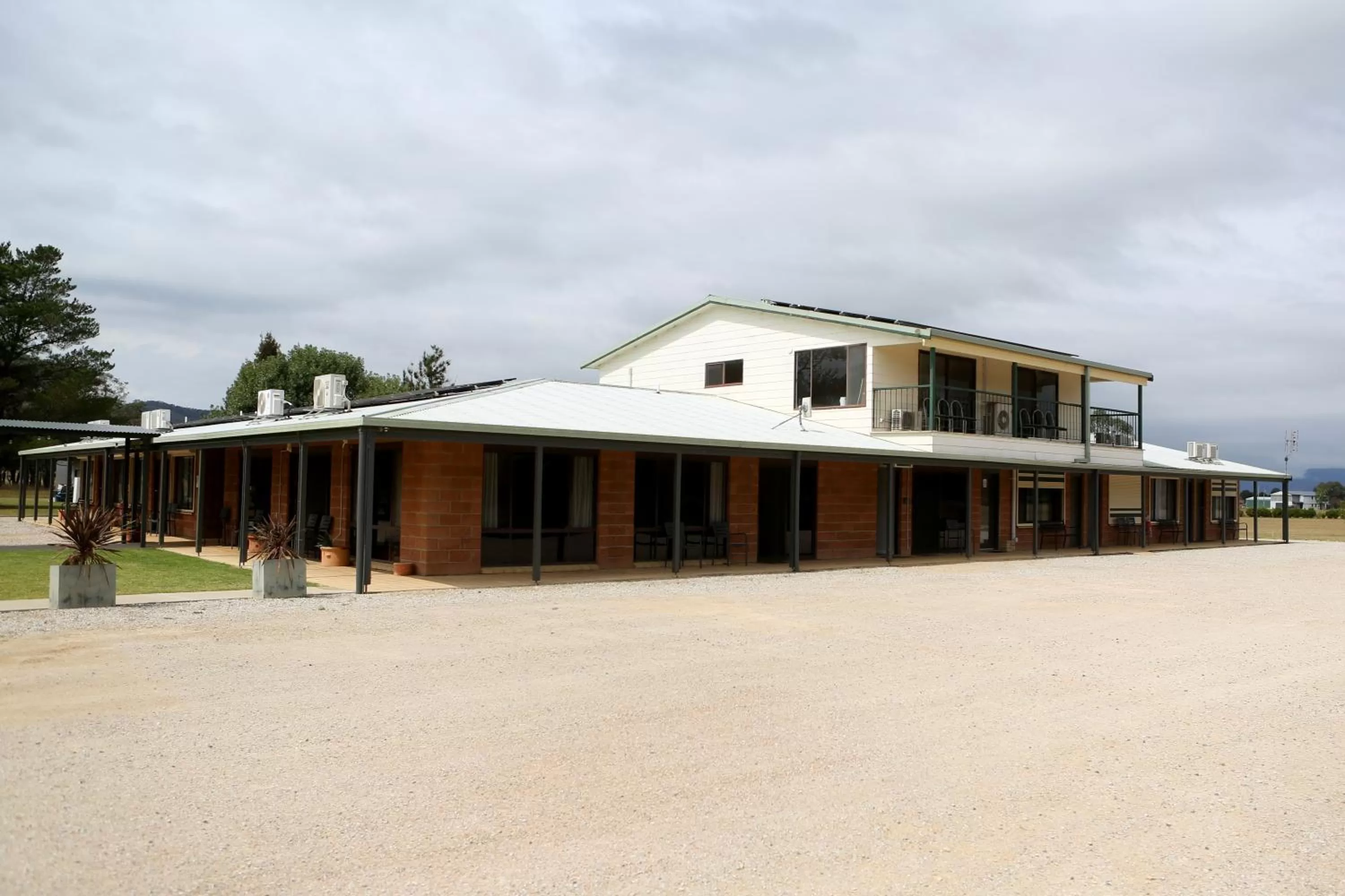 Property building in Mudgee Vineyard Motor Inn