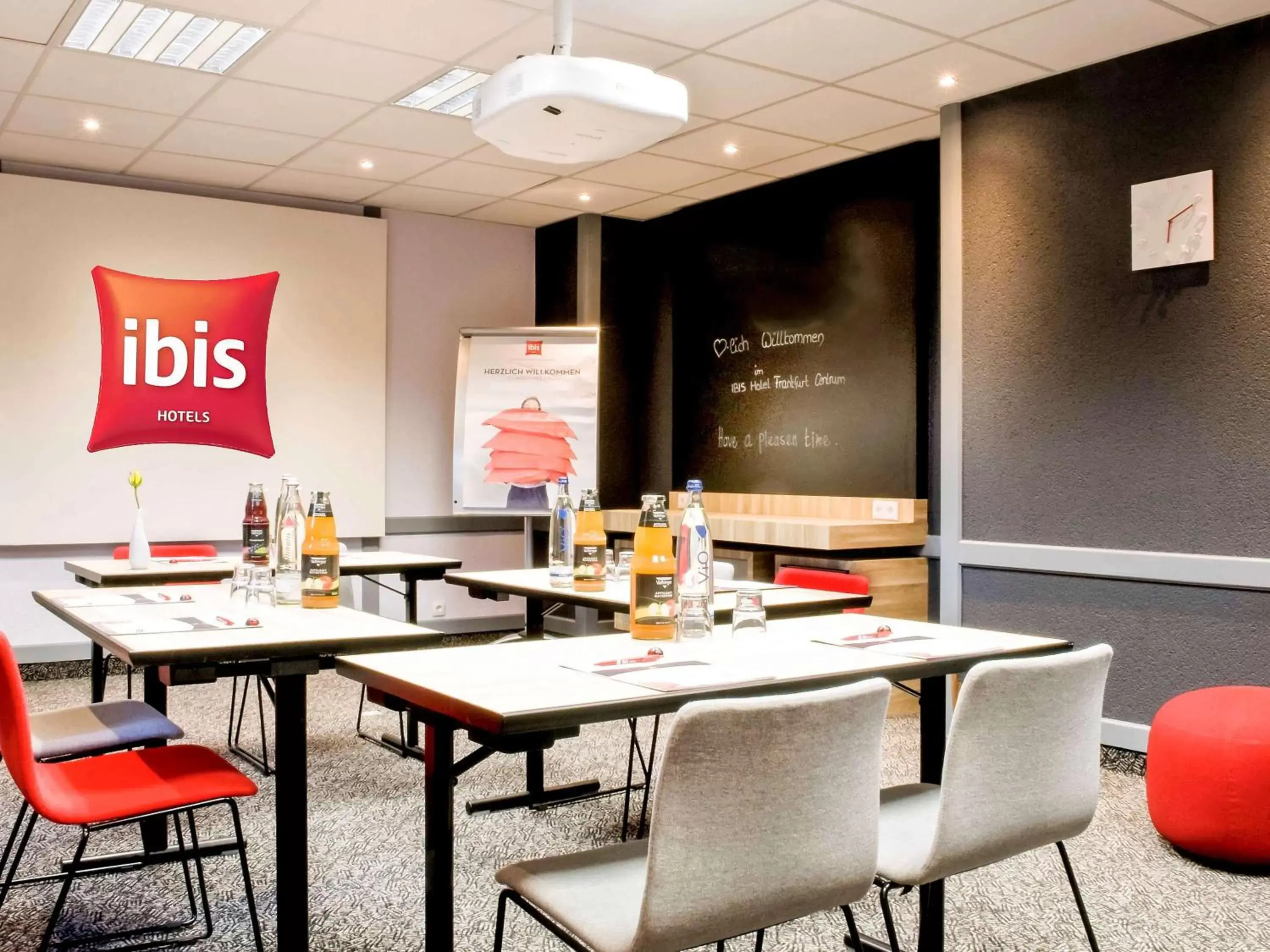 On site, Restaurant/Places to Eat in ibis Frankfurt Centrum