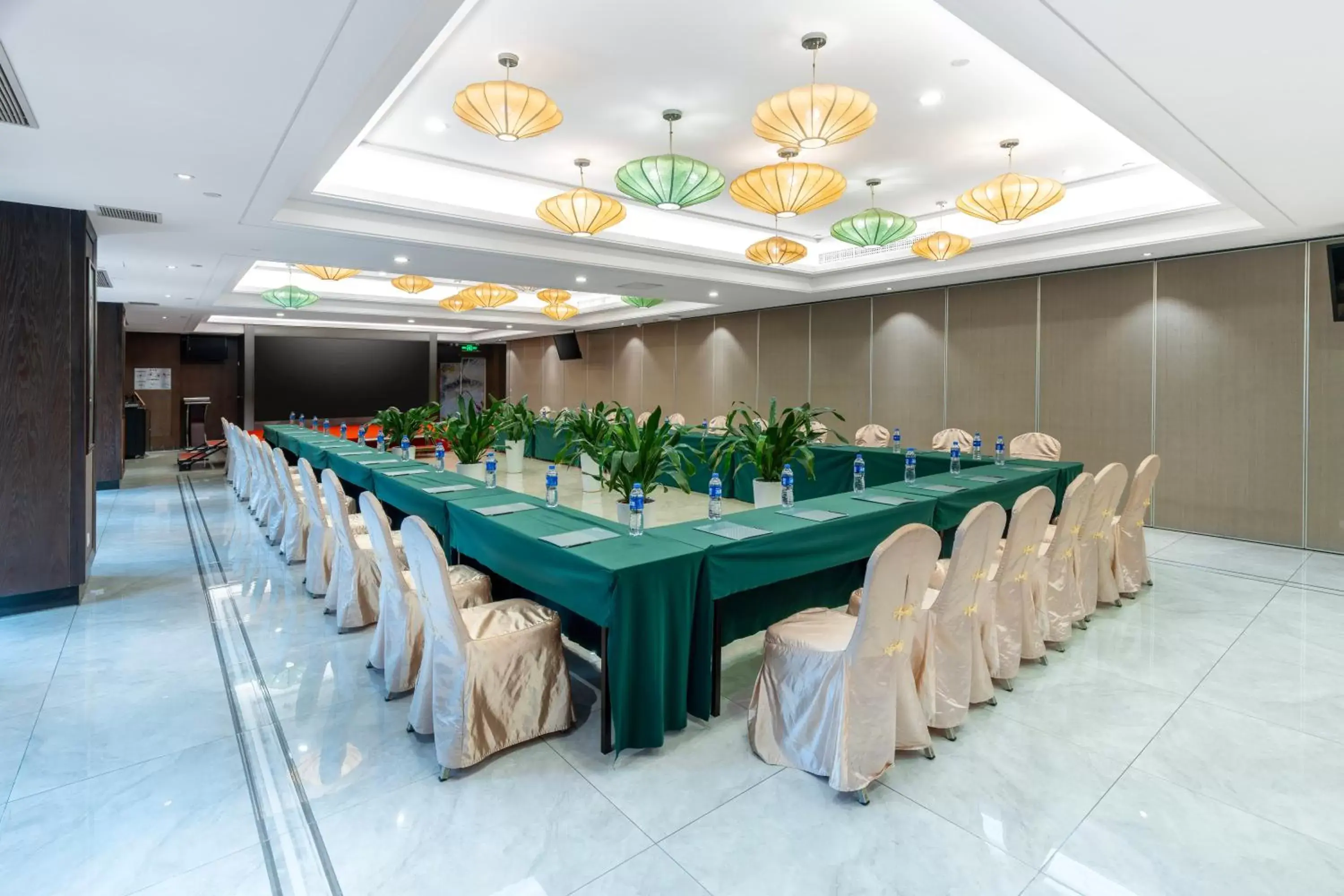 Meeting/conference room in Zhuhai Palm Spring Hotel