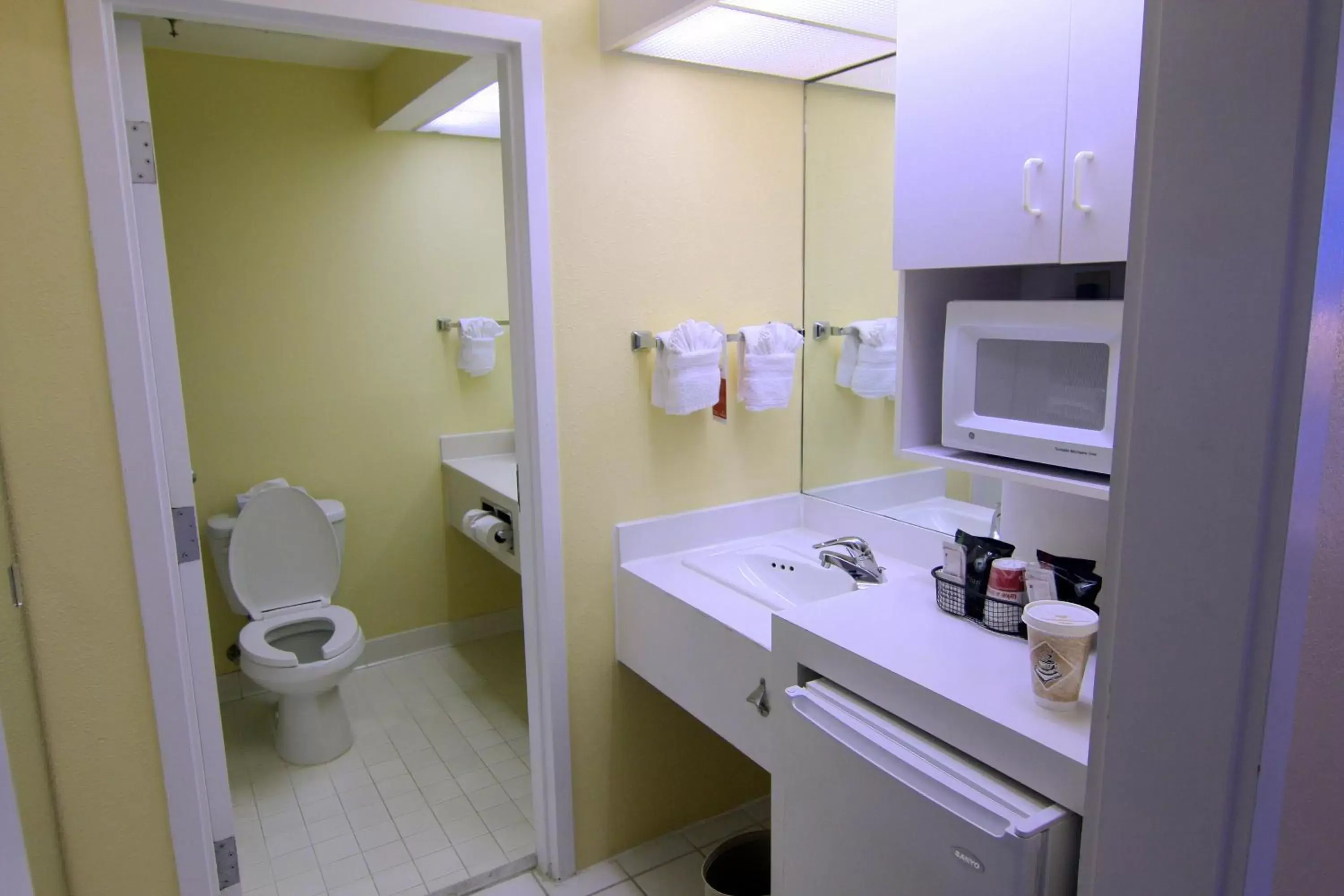 Toilet, Bathroom in Ramada by Wyndham Kissimmee Gateway
