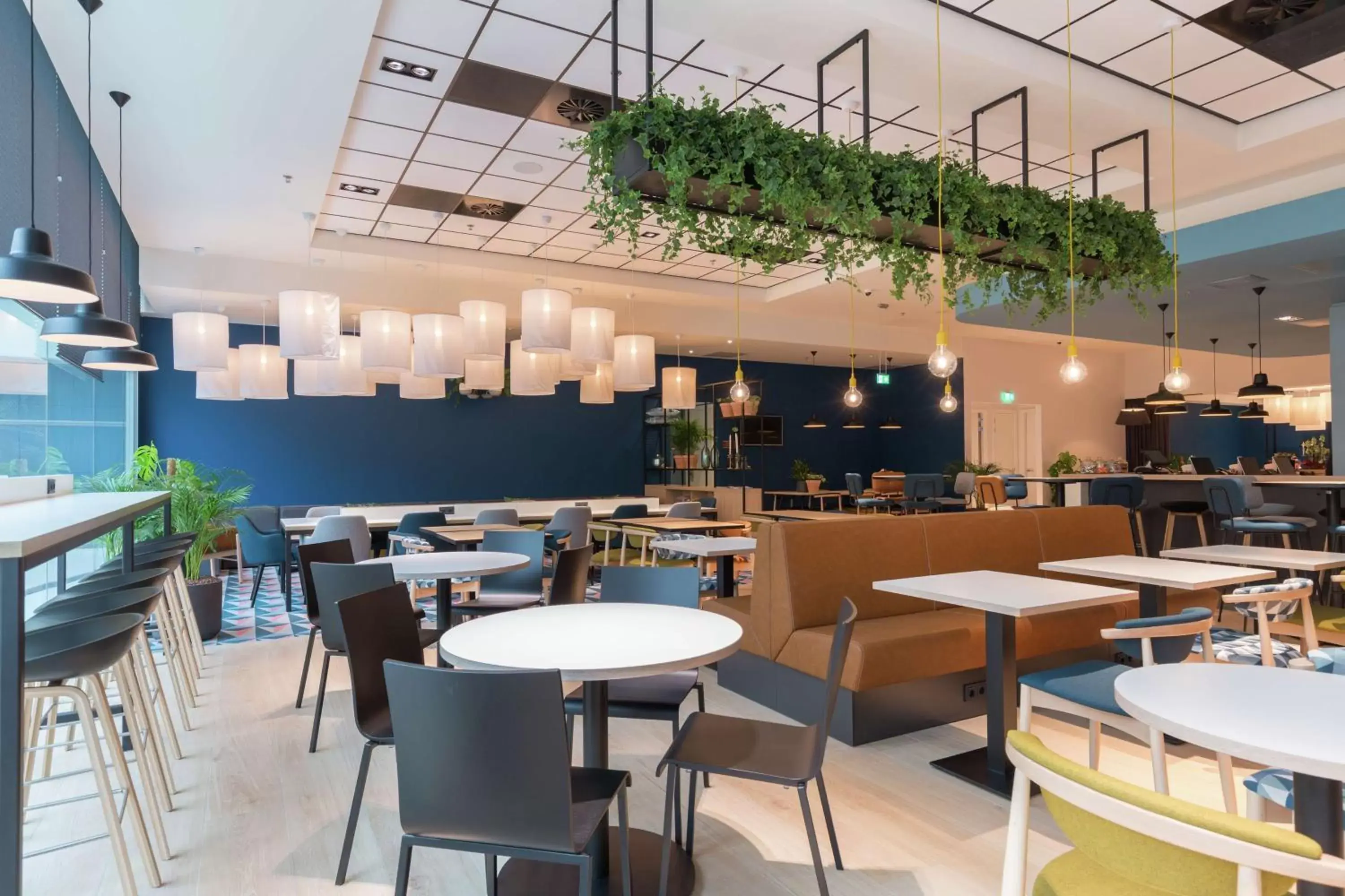 Lobby or reception, Restaurant/Places to Eat in Hampton By Hilton Utrecht Centraal Station