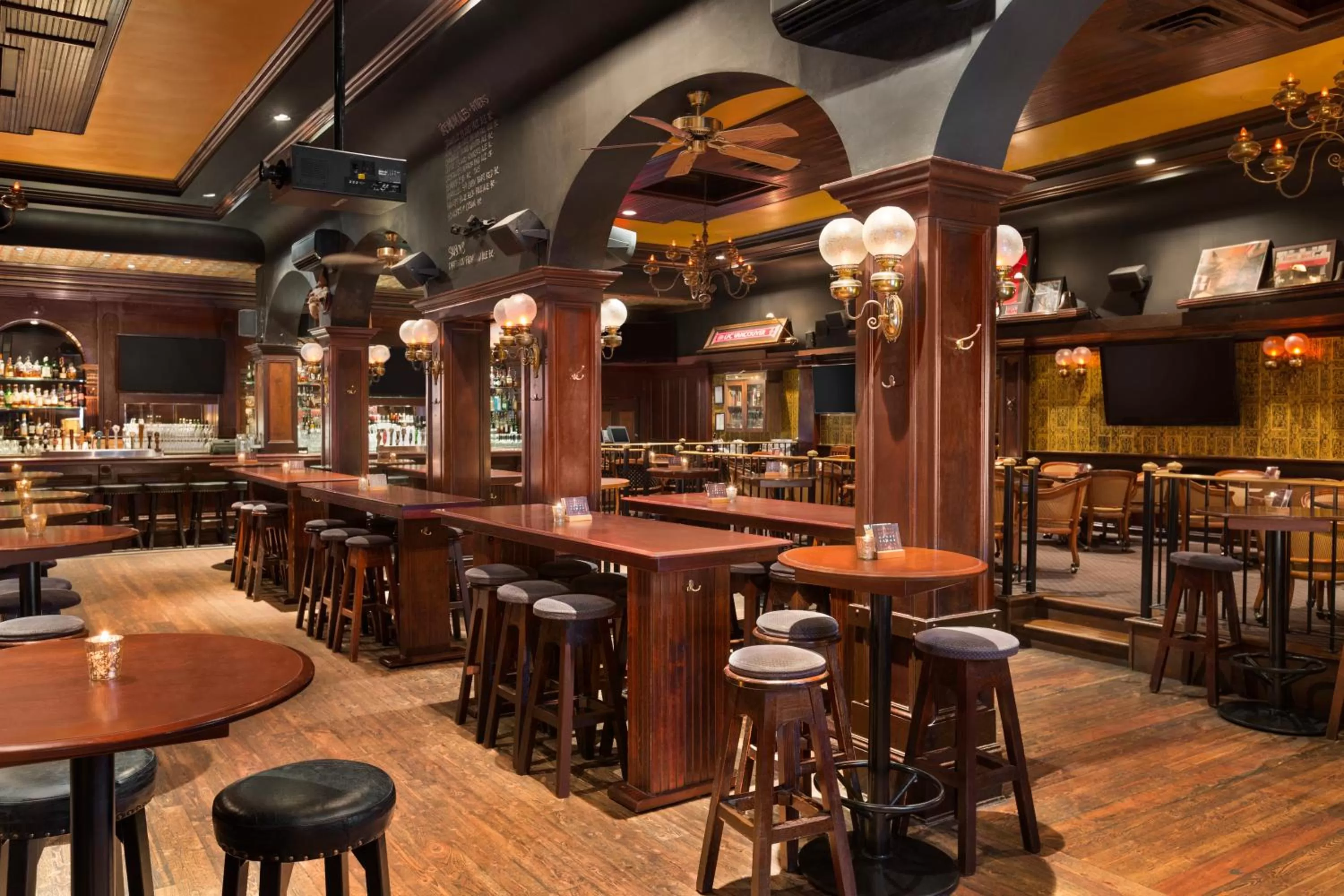 Food and drinks in Days Inn by Wyndham Vancouver Downtown