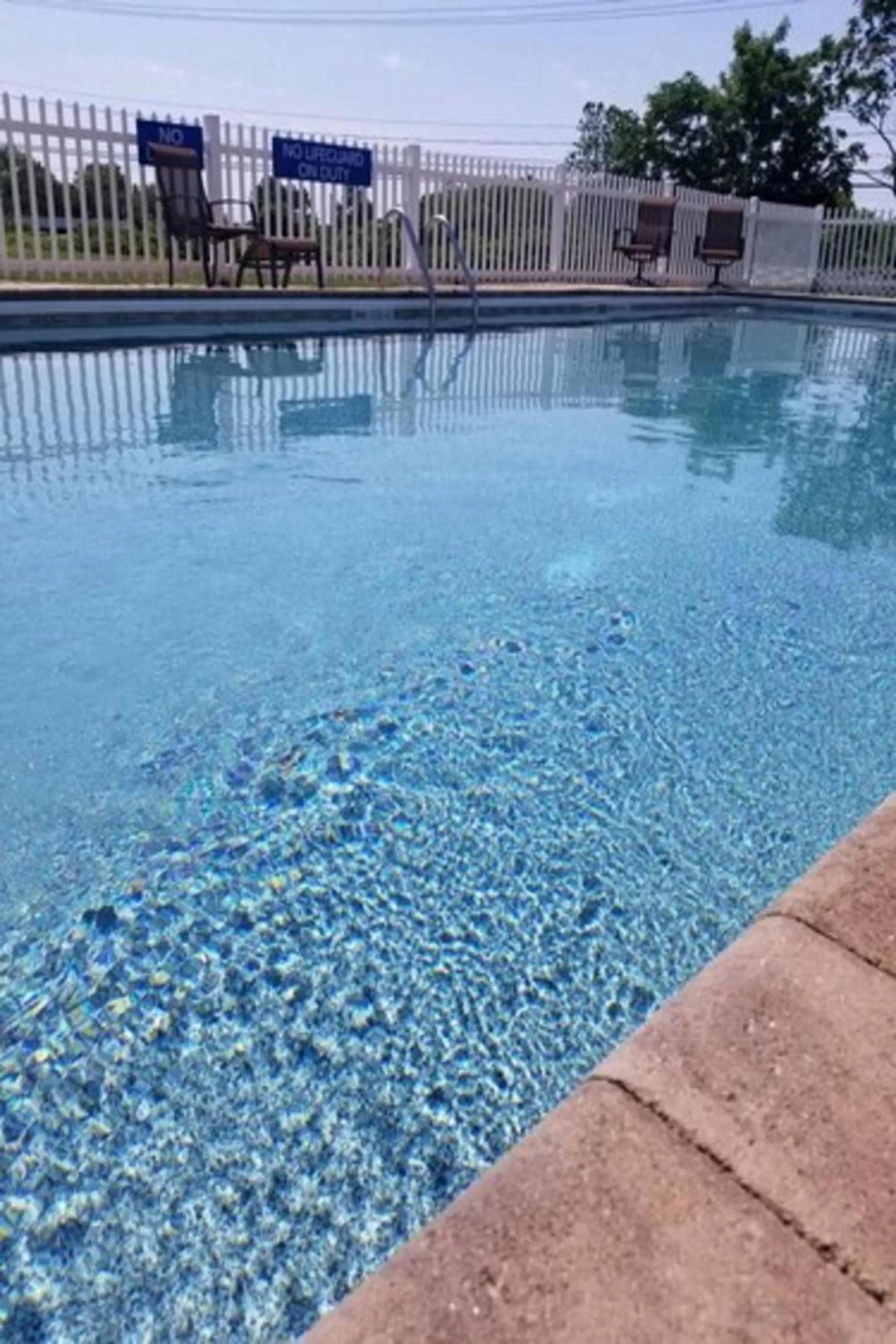 Swimming pool in Days Inn & Suites by Wyndham Lancaster Amish Country