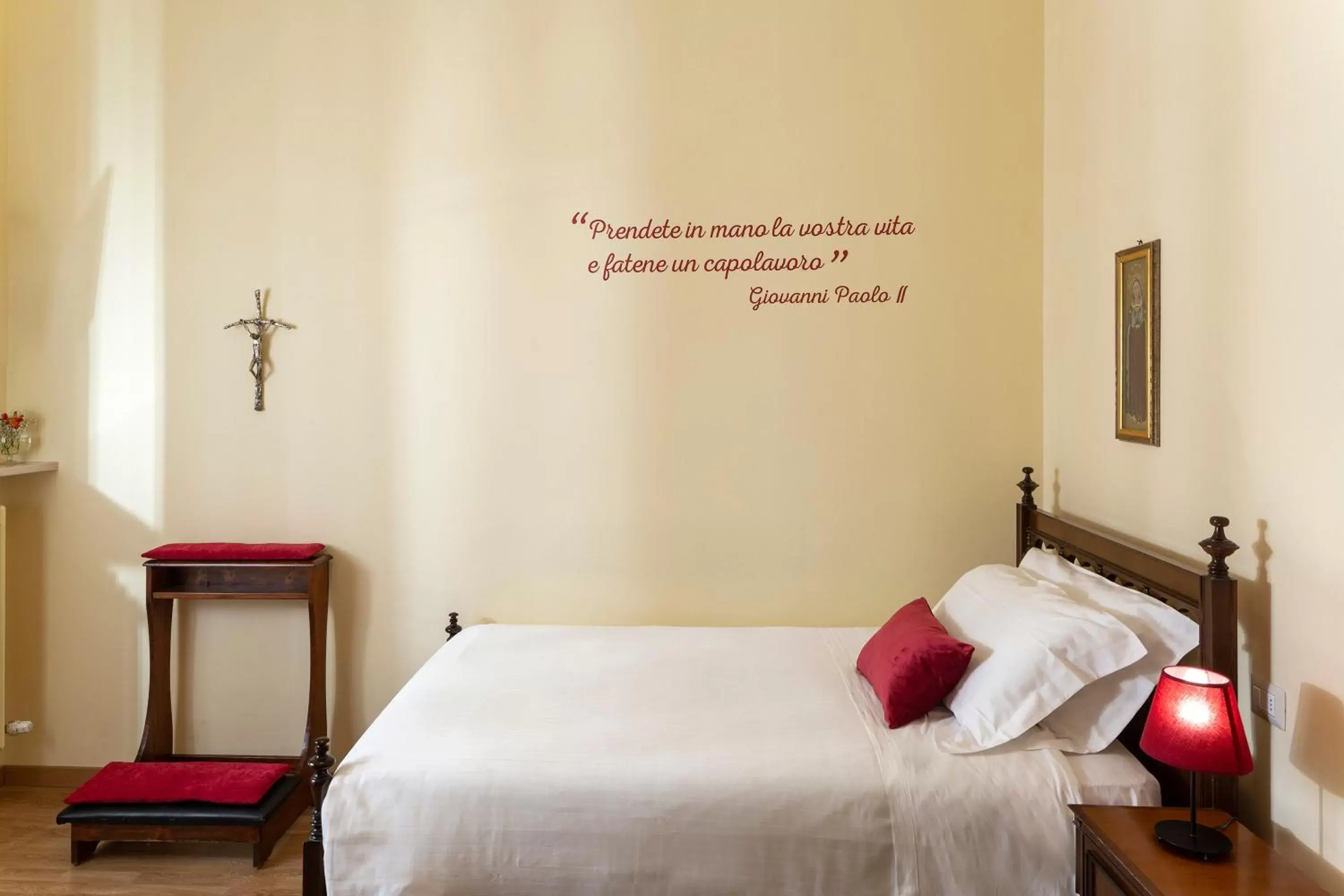 Bed in Hotel Sacro Cuore