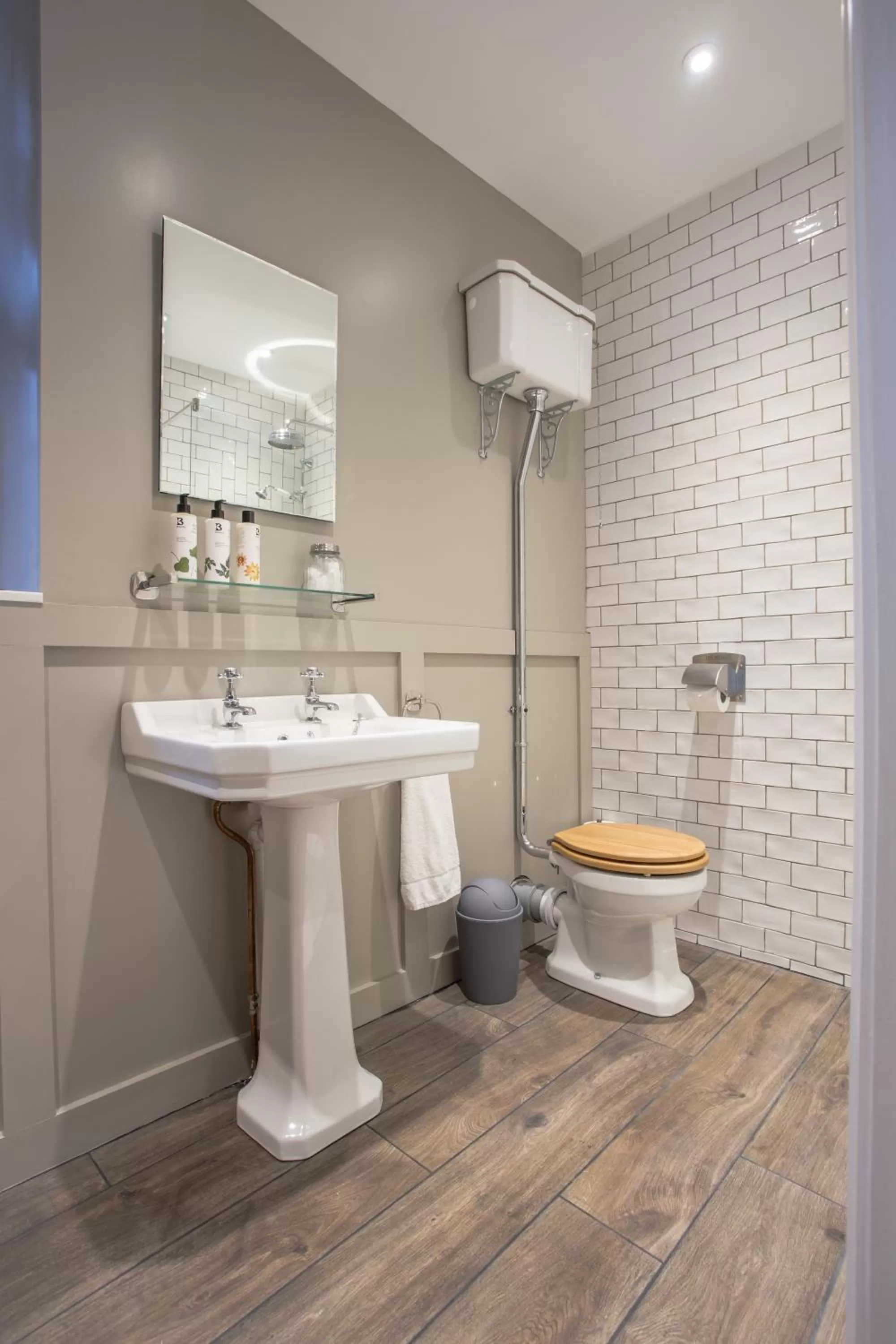 Bathroom in The Redan Inn