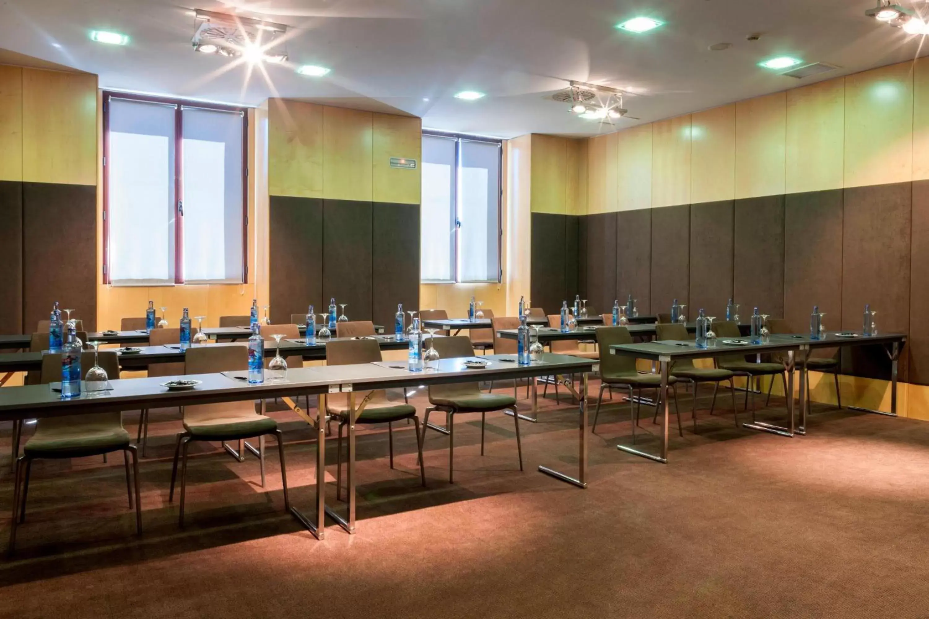 Meeting/conference room in AC Hotel Palacio de Santa Ana by Marriott