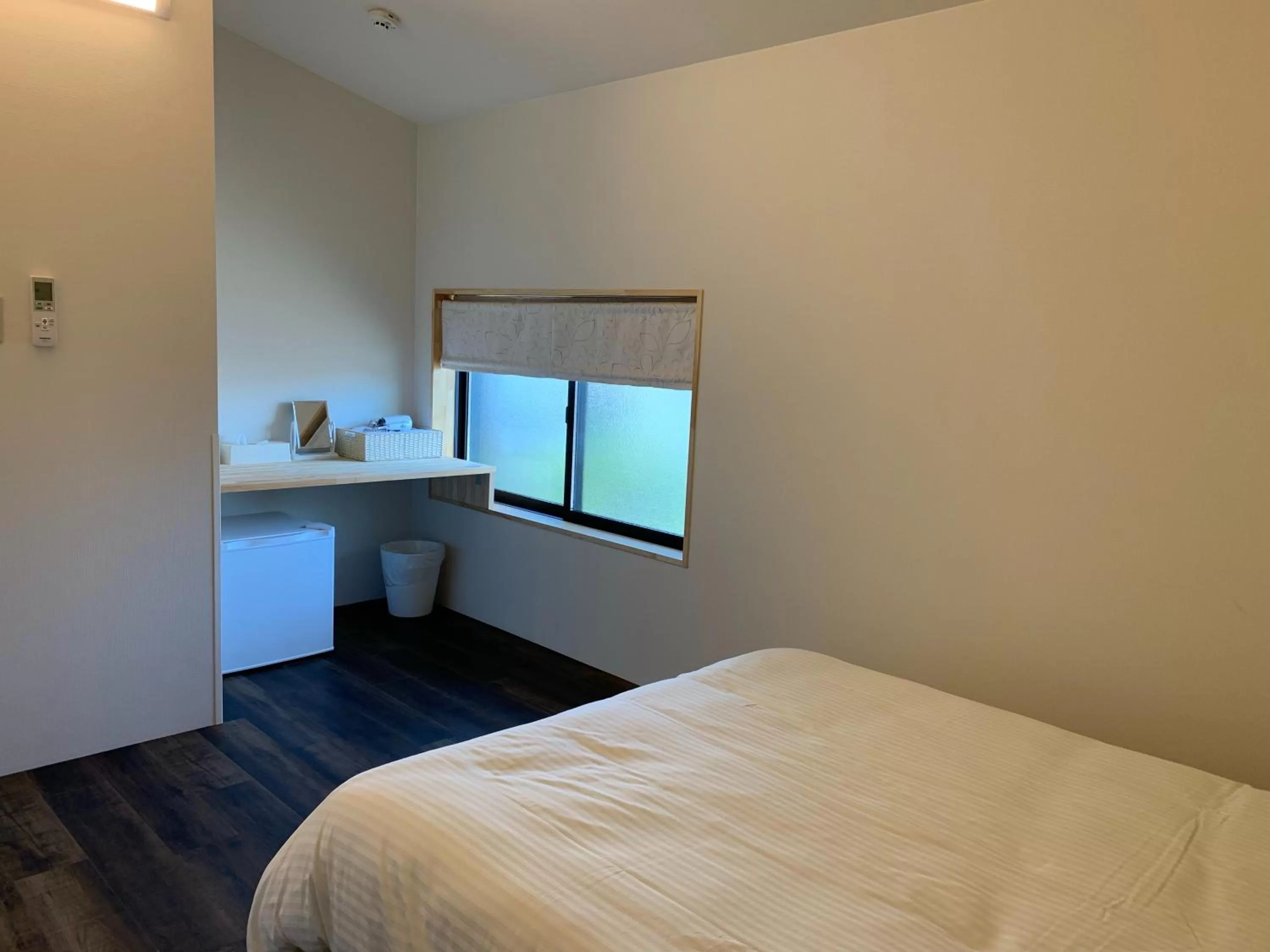 Photo of the whole room, Bed in B&B MIKAWA Info Centre - Kanazawa Fish Harbour