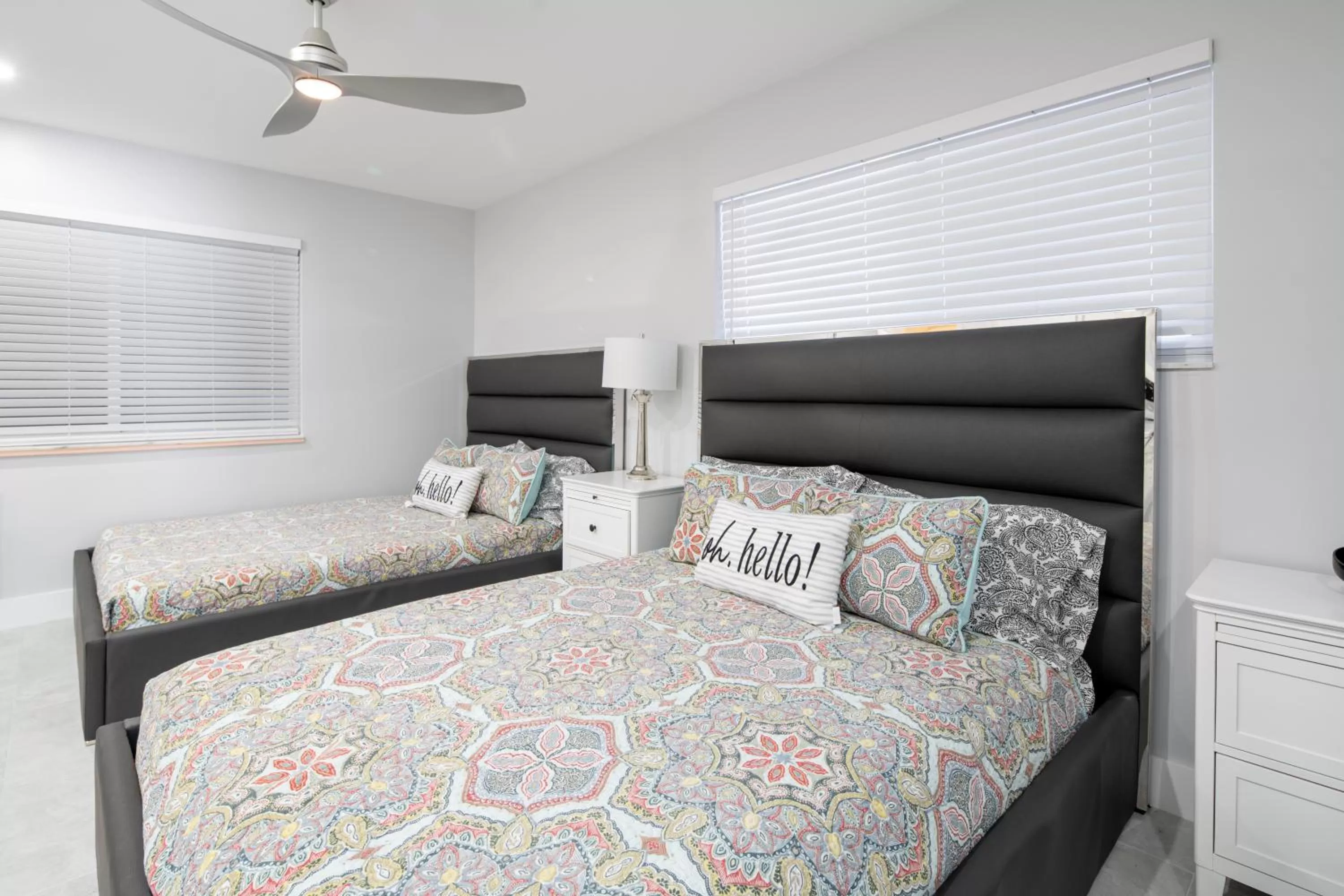 Bedroom, Bed in The Surf Hollywood Beach