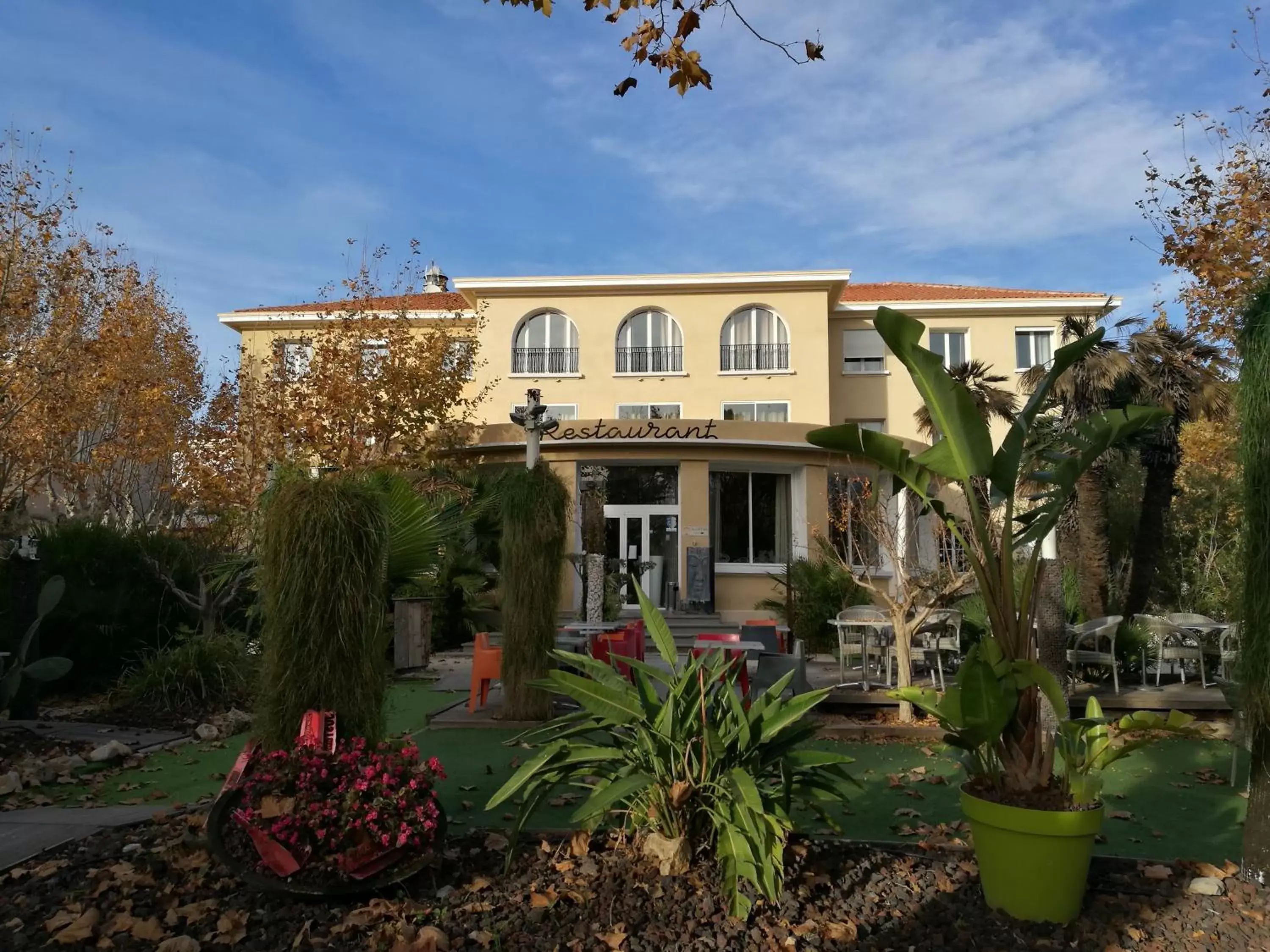 Facade/entrance, Property Building in Adonis Sanary Grand Hôtel des Bains